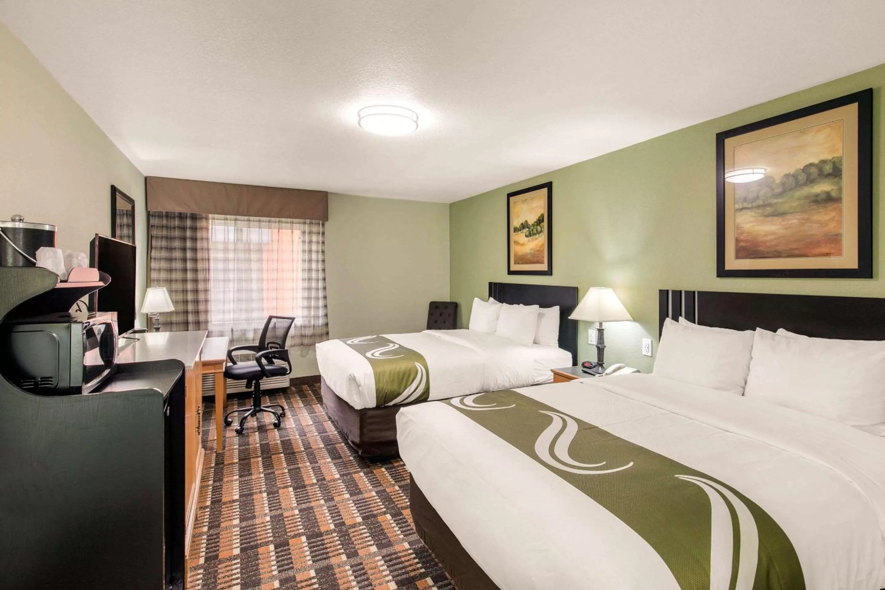 Photo of the whole room, Bed in Quality Inn & Suites Plano