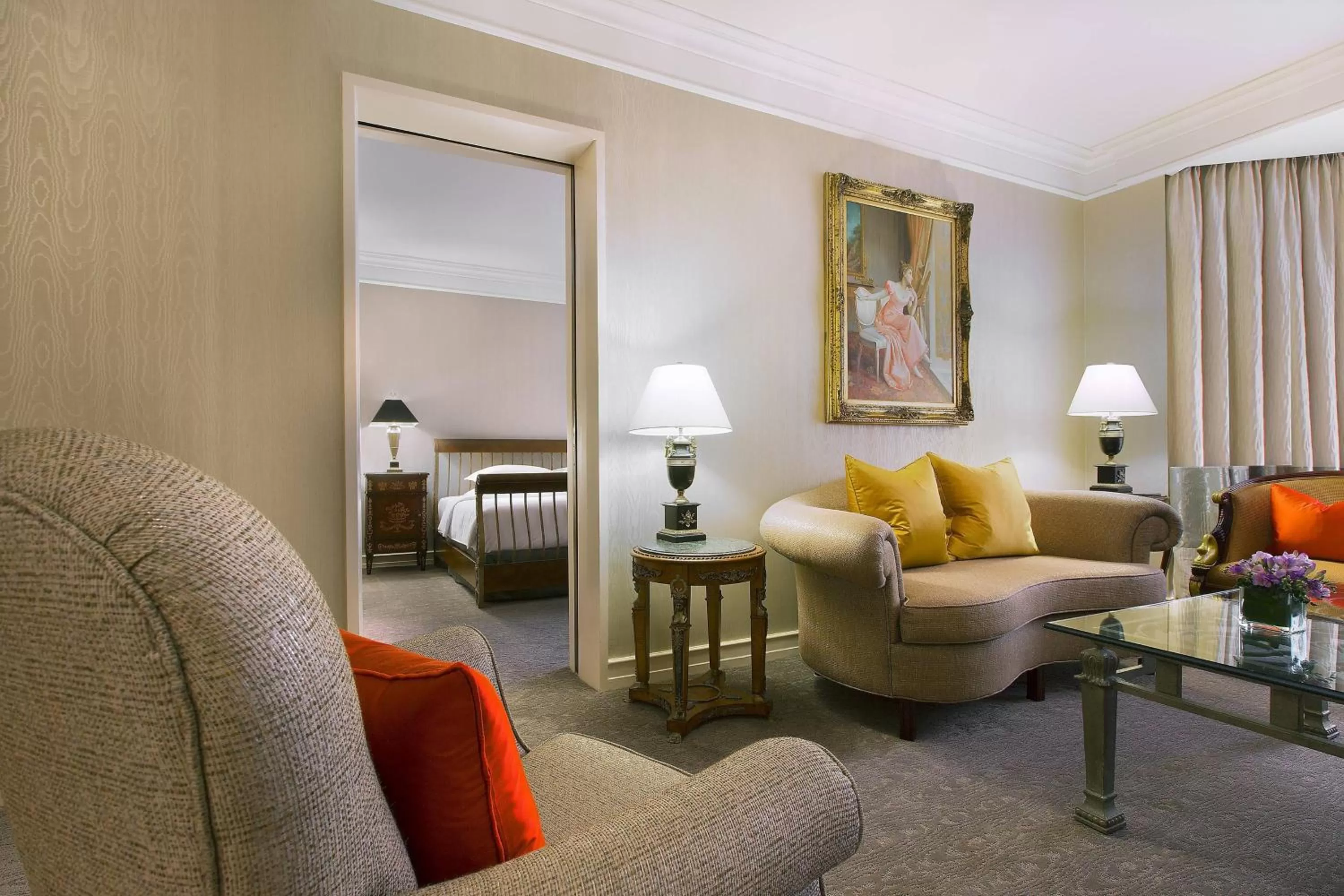 Living room in Sheraton Towers Singapore Hotel