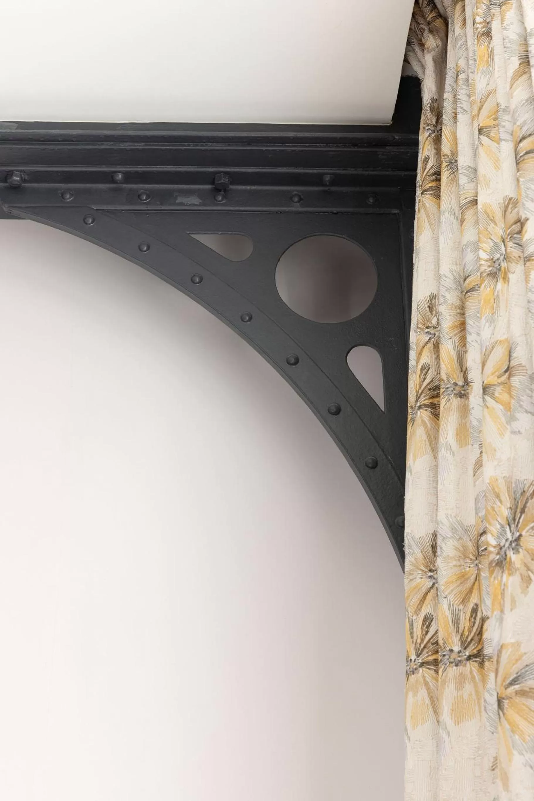 Decorative detail in Hôtel Fabric