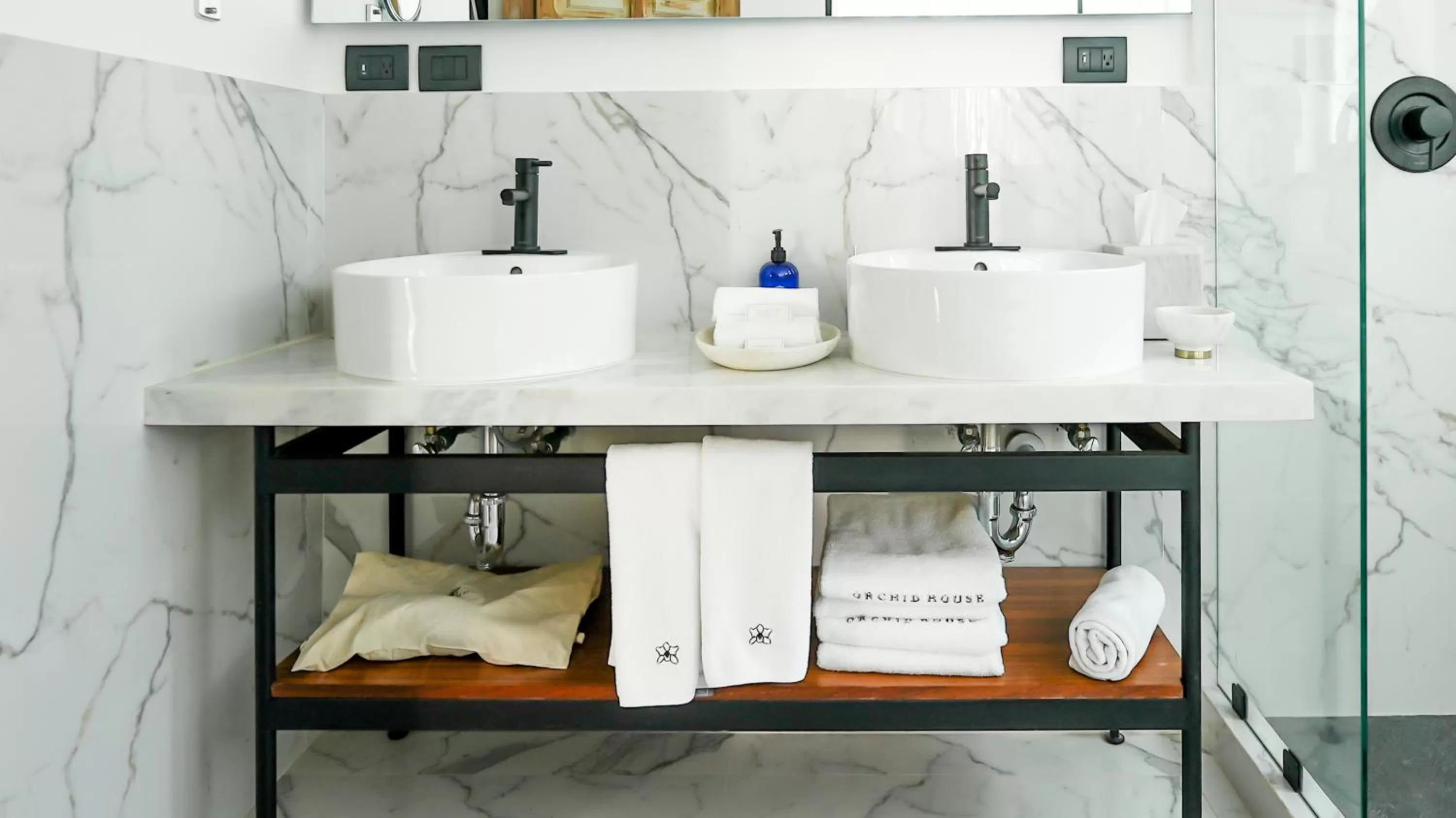 Bathroom in Orchid House Mexico City