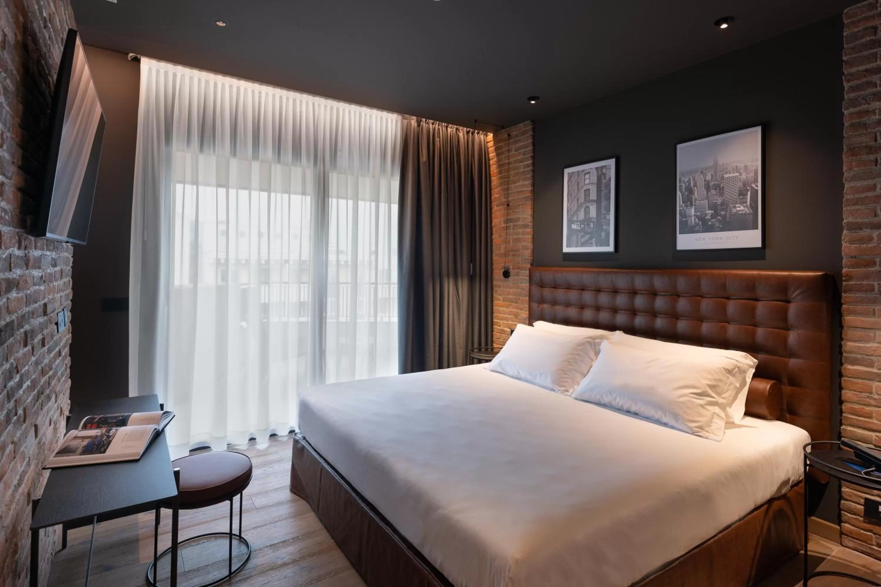 Bedroom, Bed in Savoy Beach Hotel & Thermal Spa