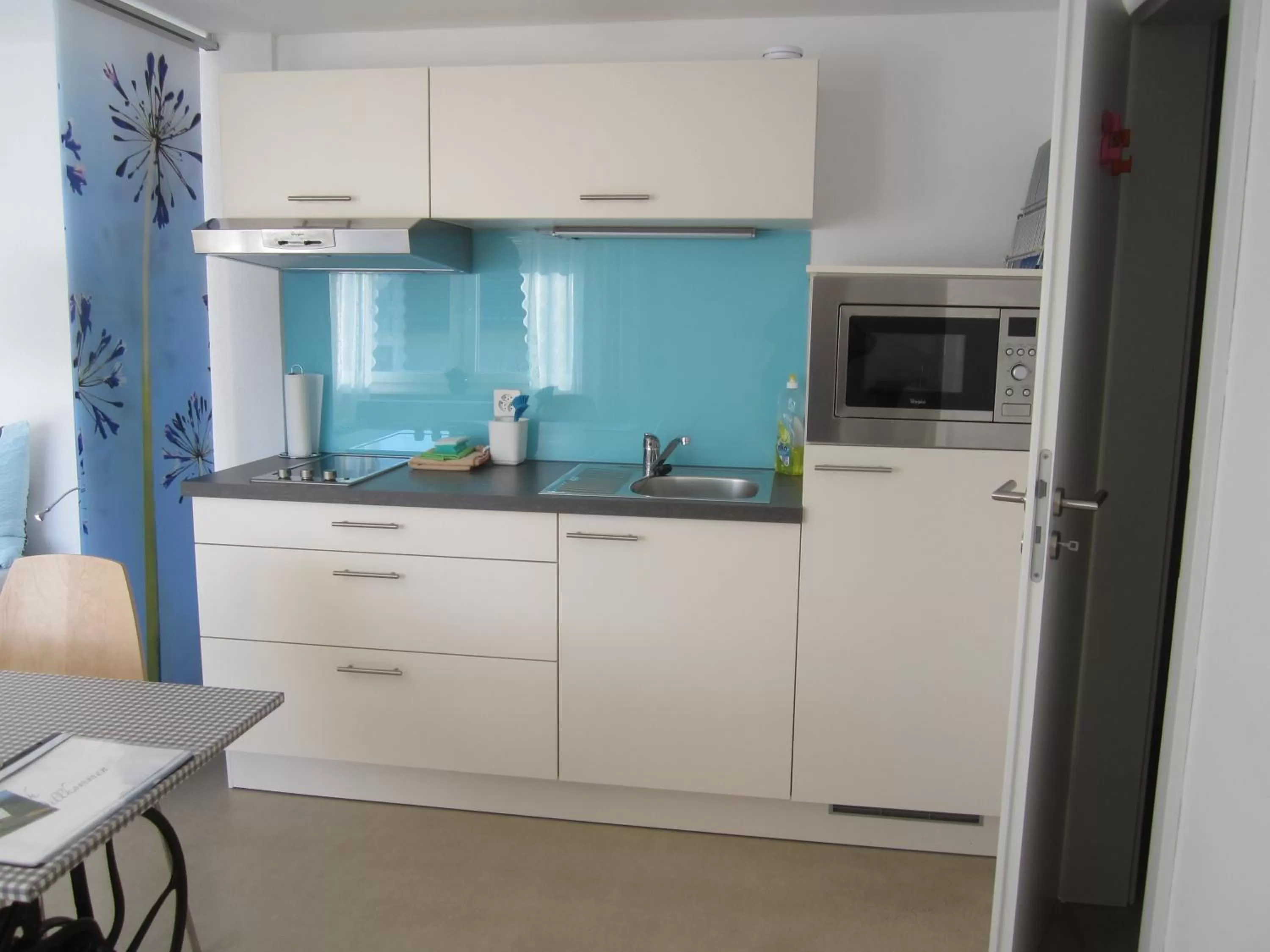 Dining area, Kitchen/Kitchenette in BnB Mönthal im Jurapark