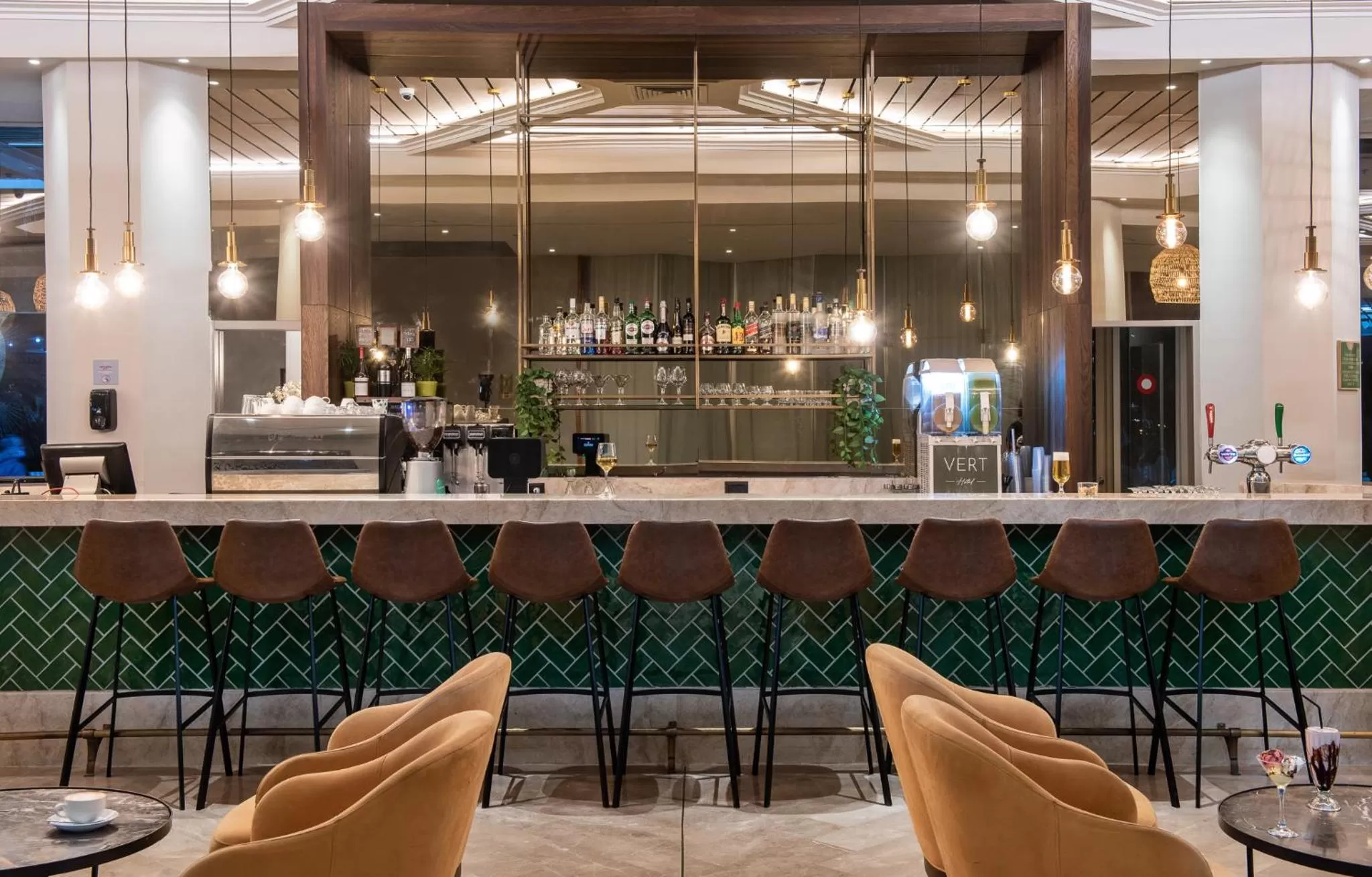 Lounge or bar in Vert Hotel Eilat by AFI Hotels
