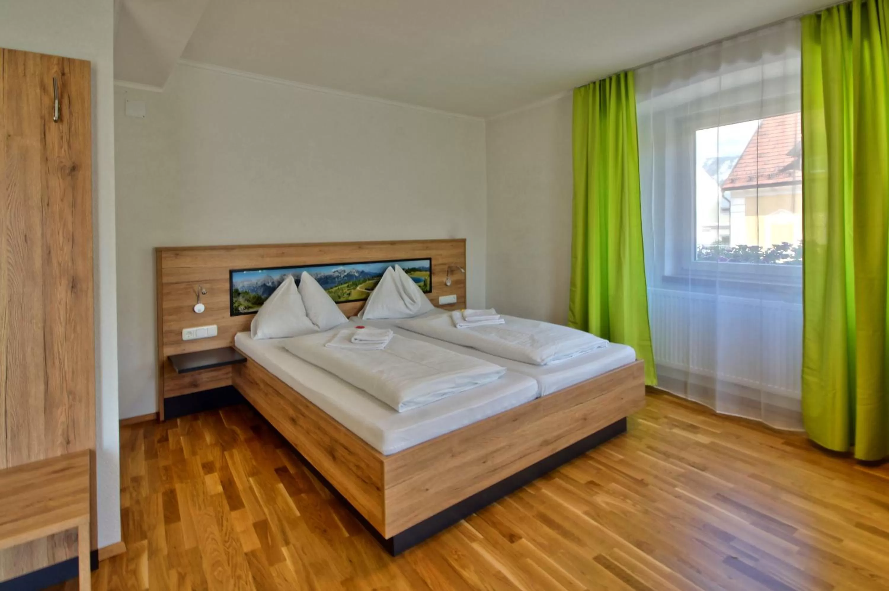 Photo of the whole room, Bed in Hotel Restaurant DAS RÖSSL