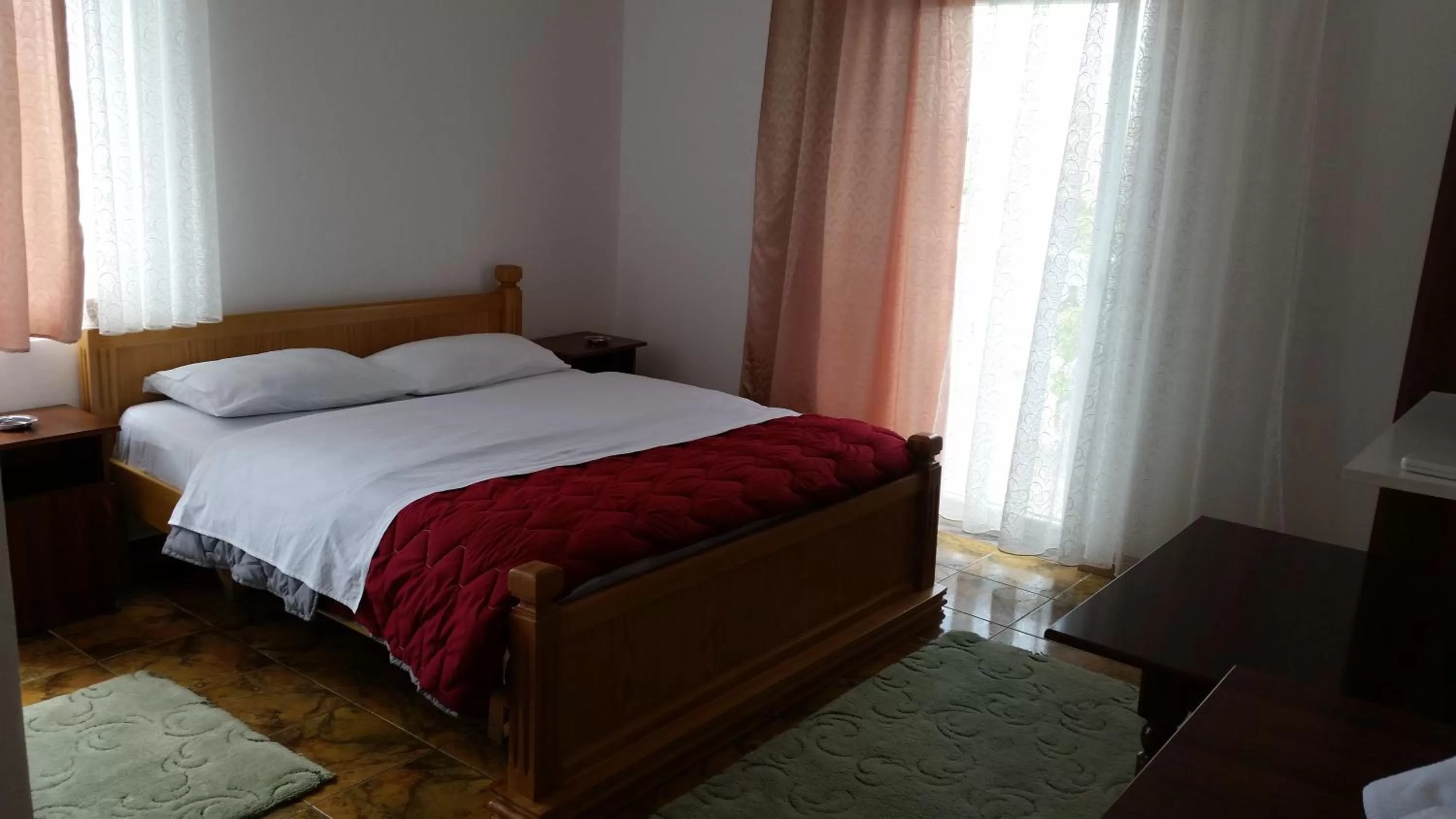 Photo of the whole room, Bed in Hotel Floga