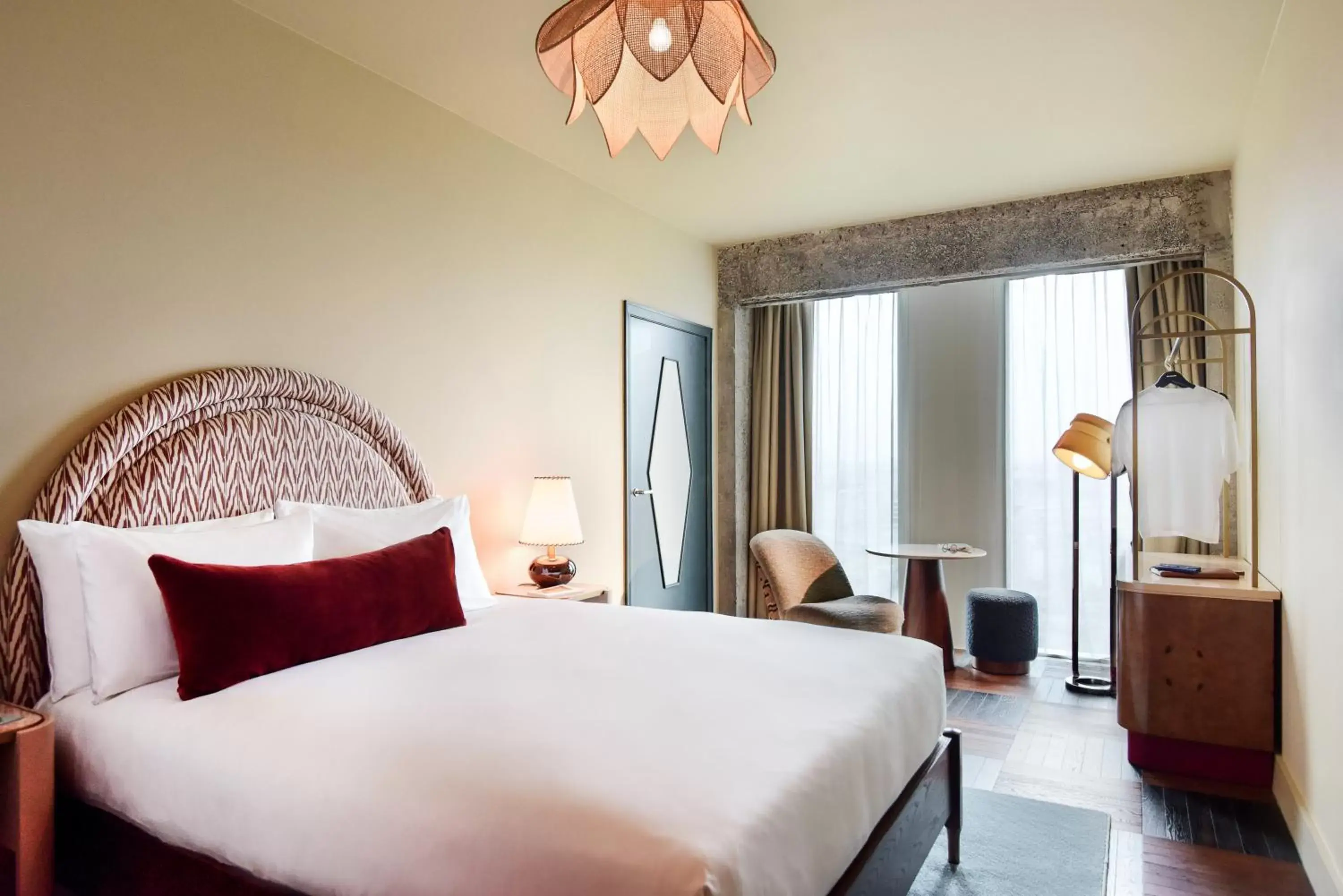 Roomy - Skyline View in The Hoxton, Brussels Roomy - Skyline View in The Hoxton, Brussels