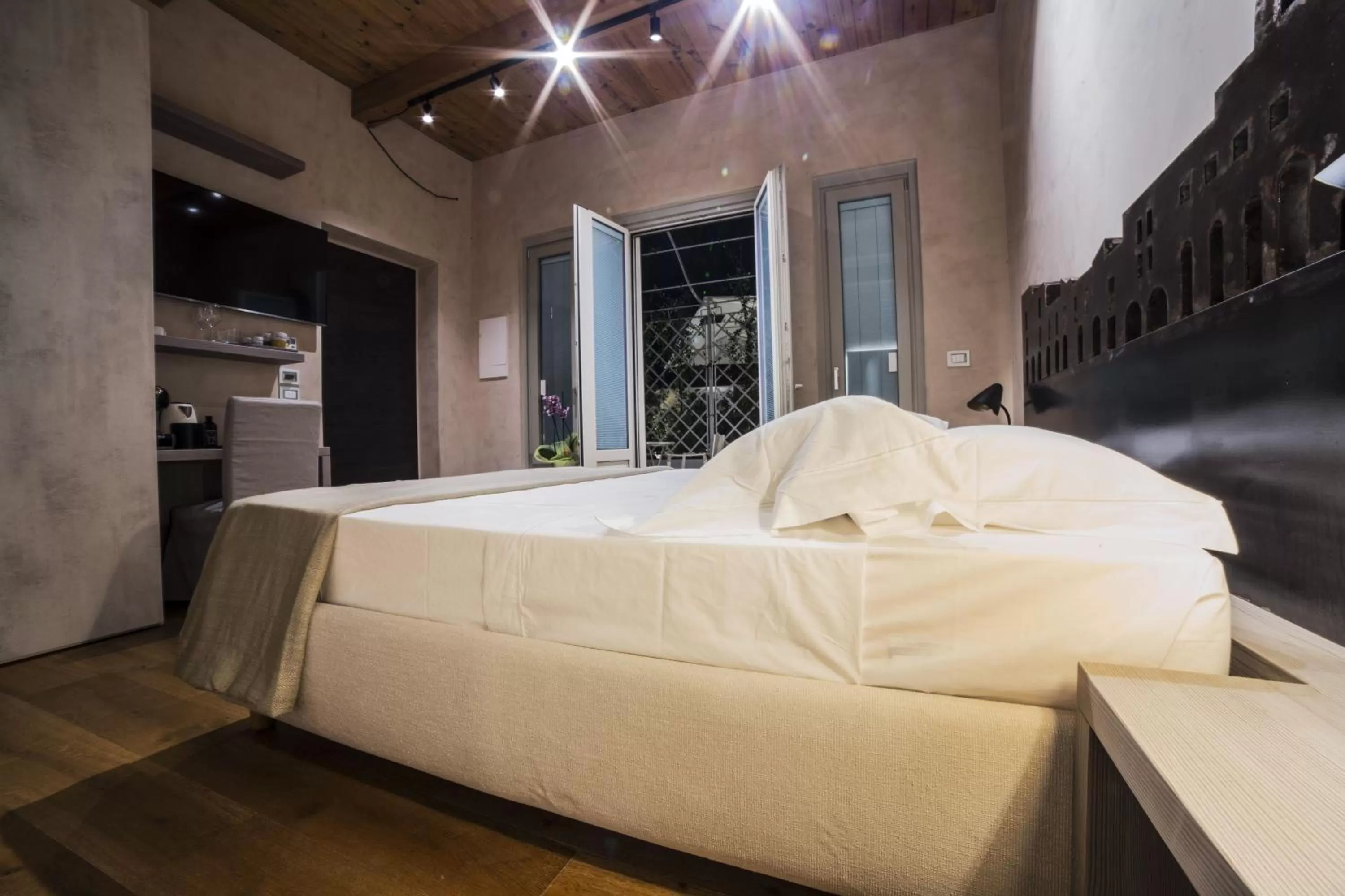 Bed in Edward Rooms & Wellness B&B