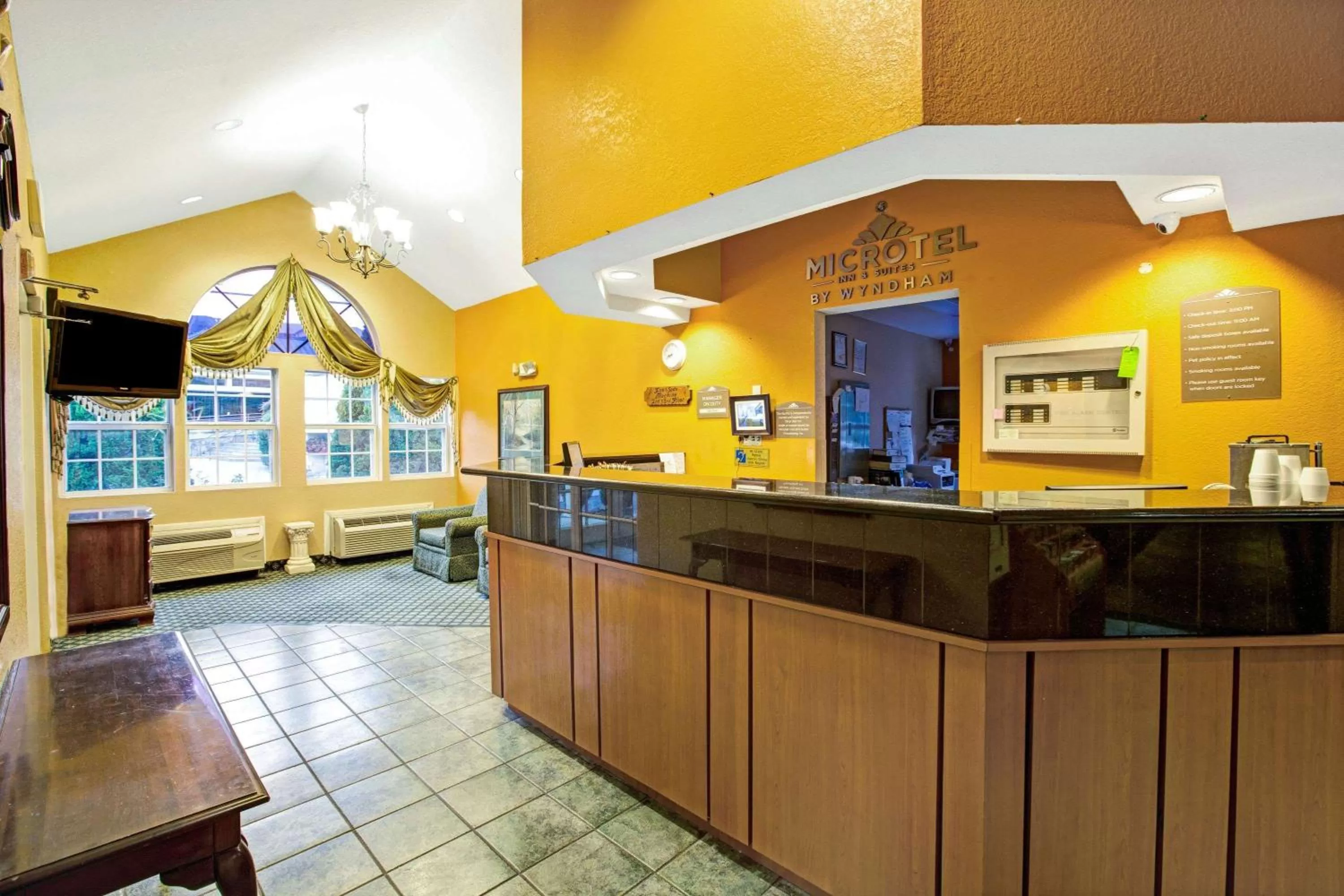 Lobby or reception in Microtel Inn & Suites by Wyndham Gatlinburg