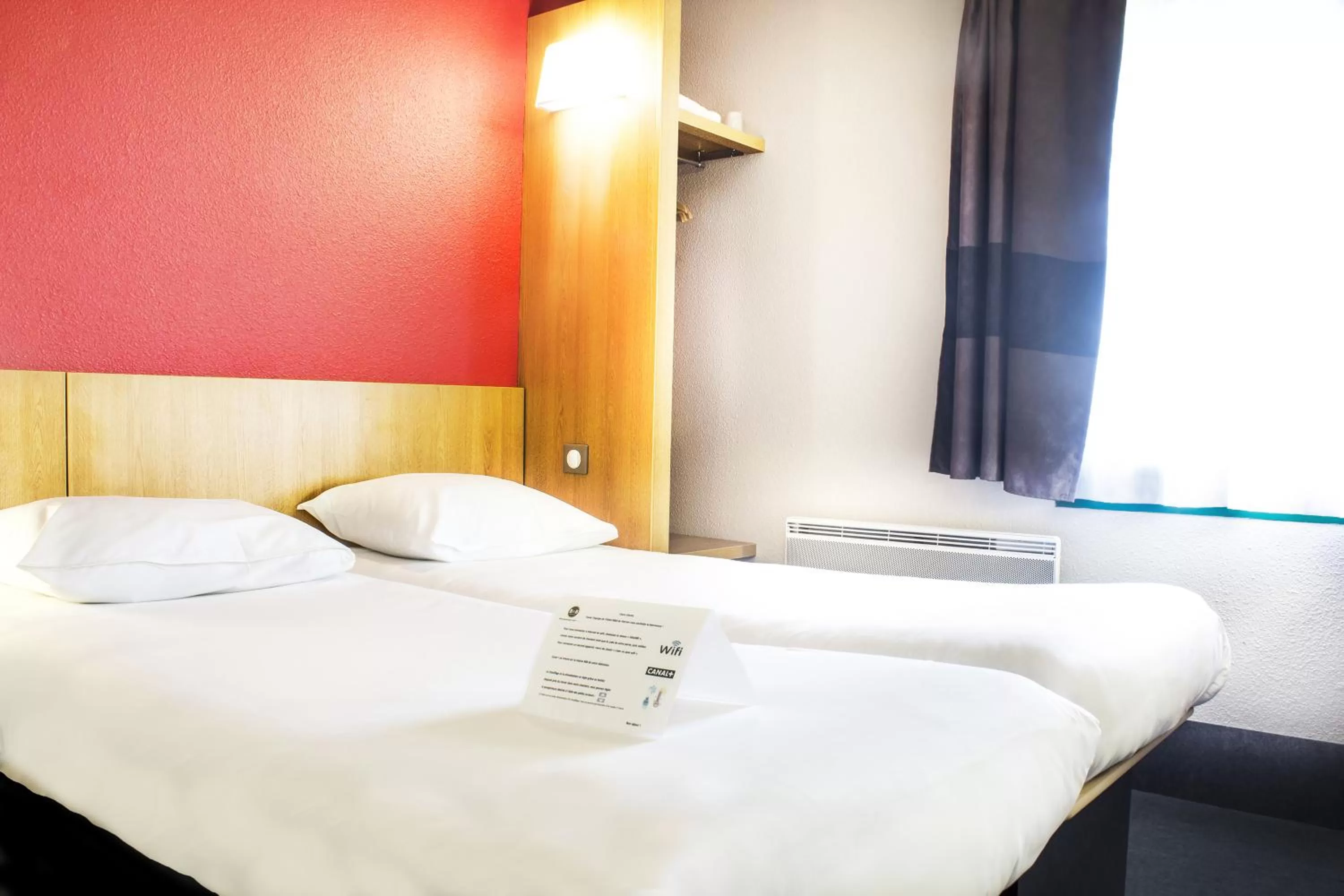 Bed in Hotel Inn design Vierzon