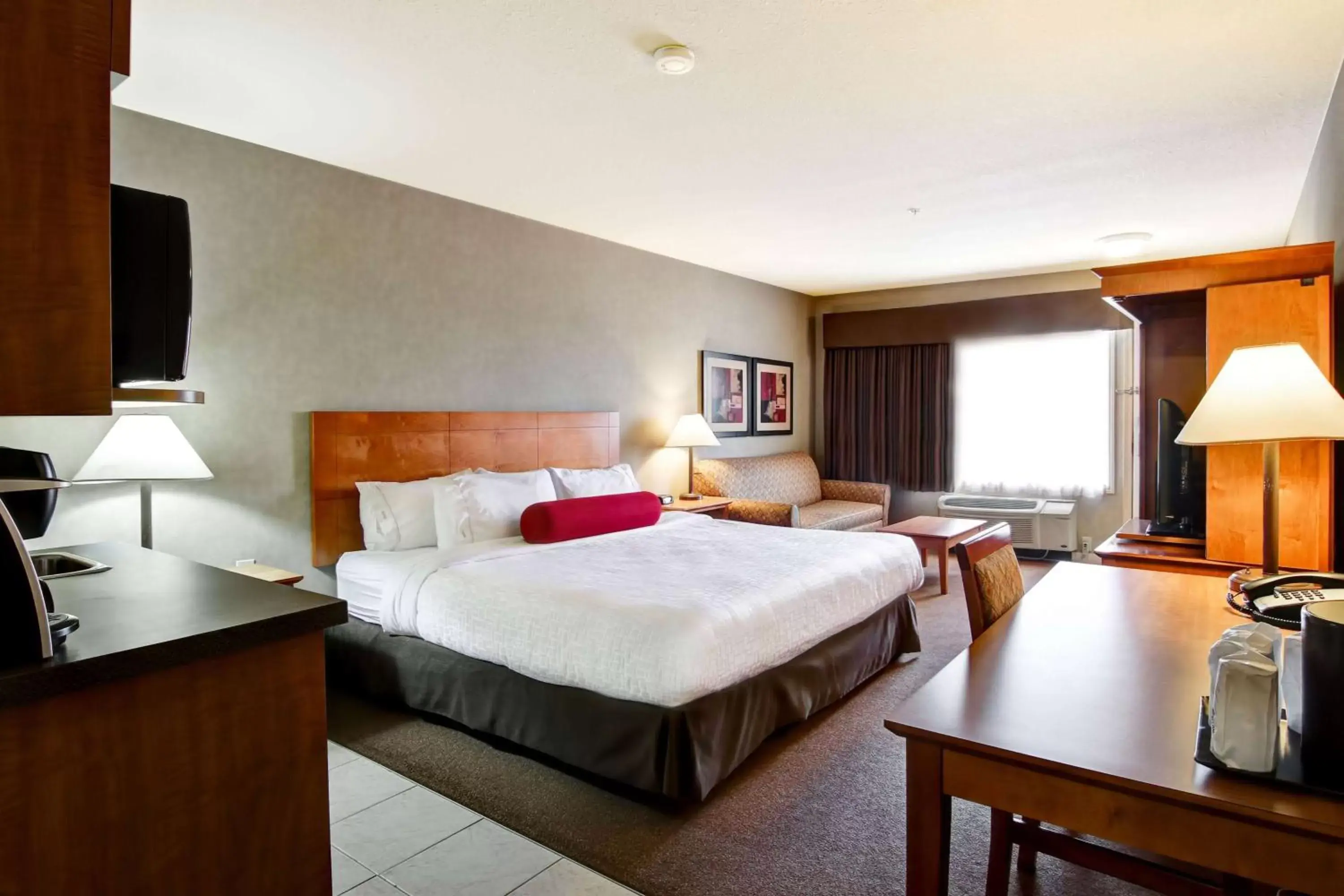 King Room with Roll-in Shower - Mobility Access/Non-Smoking in Ramada by Wyndham Ponoka King Room with Roll-in Shower - Mobility Access/Non-Smoking in Ramada by Wyndham Ponoka