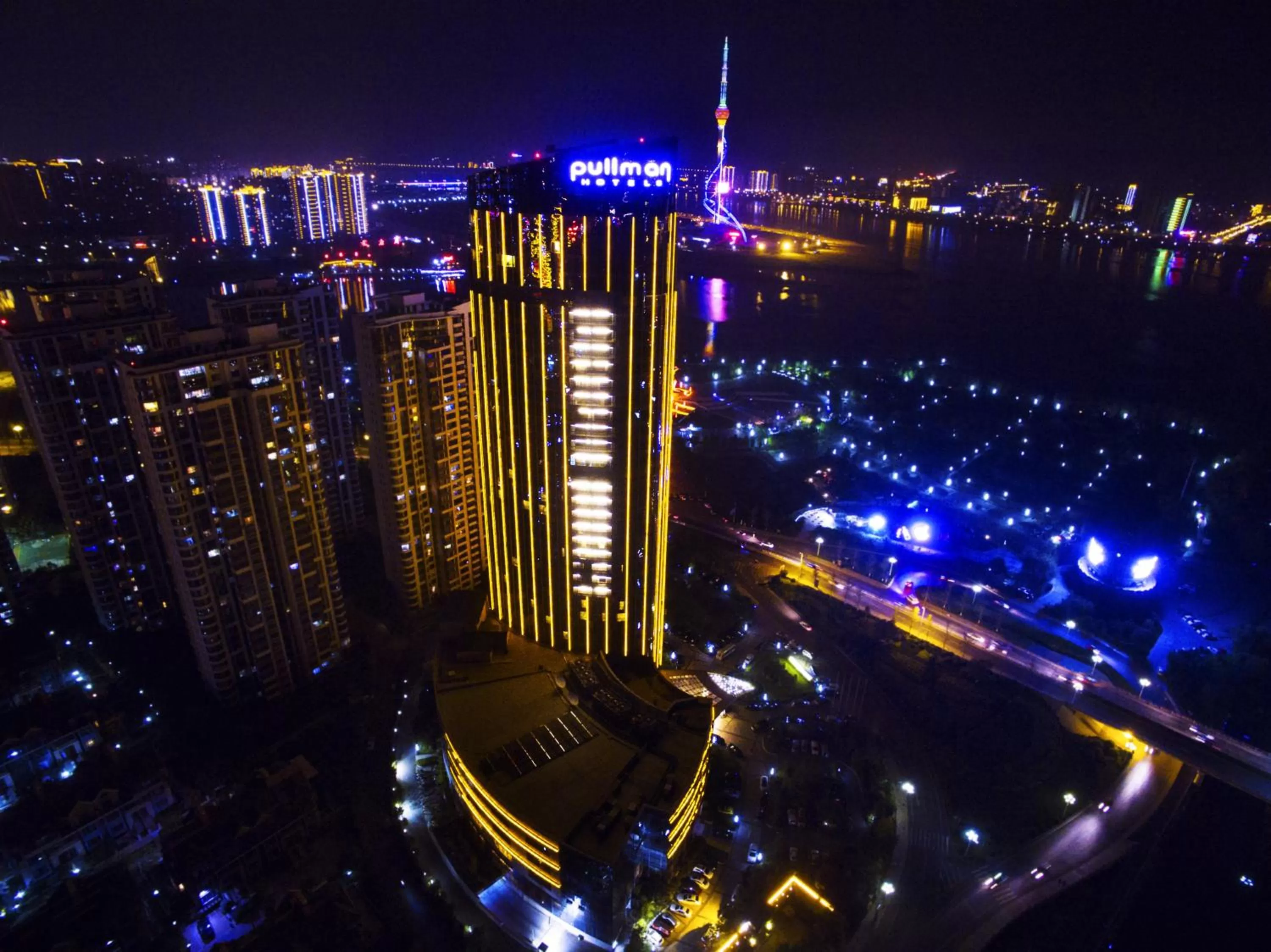 Property building in Pullman Linyi Lushang