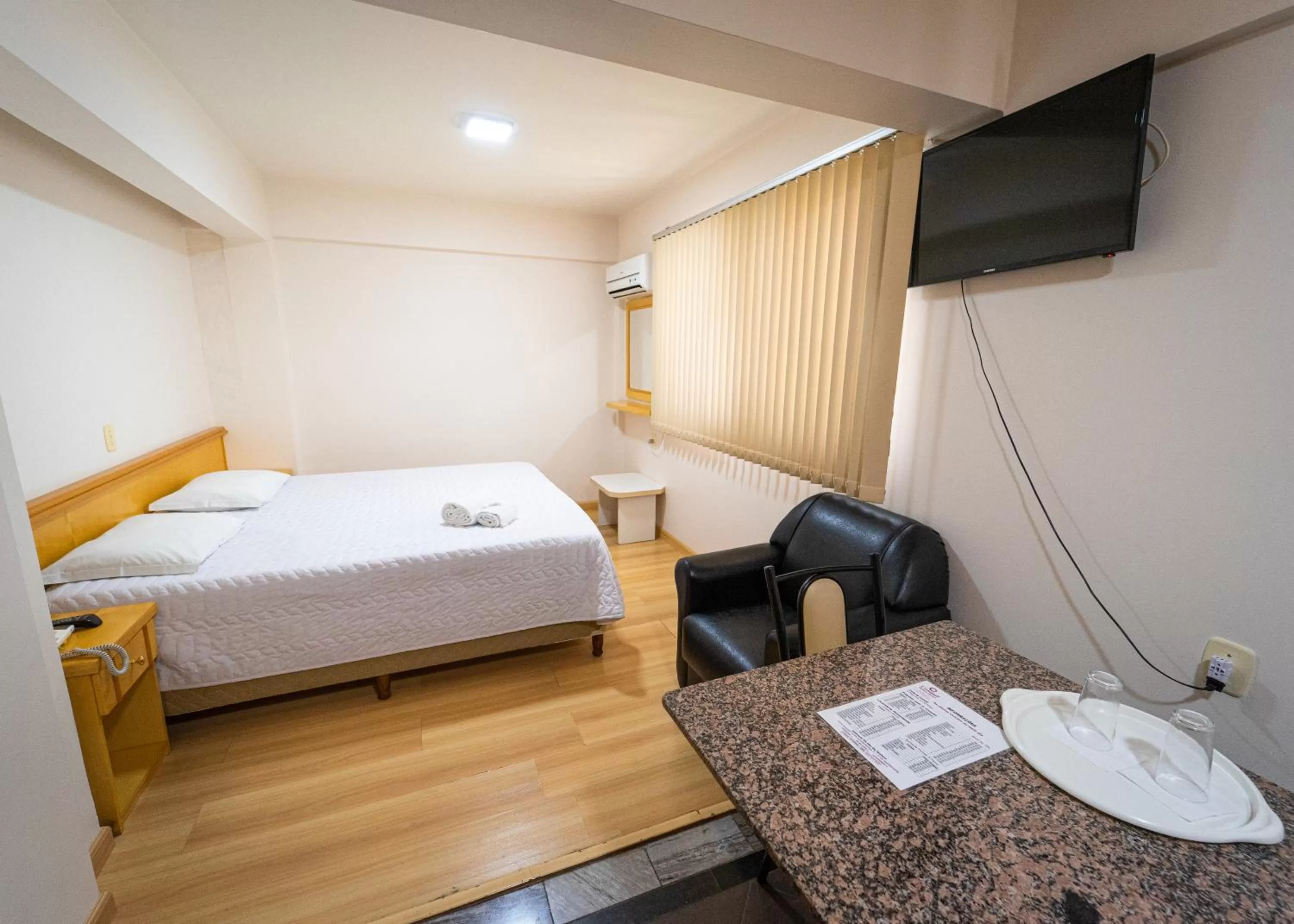 Bed in Condall Palace Hotel