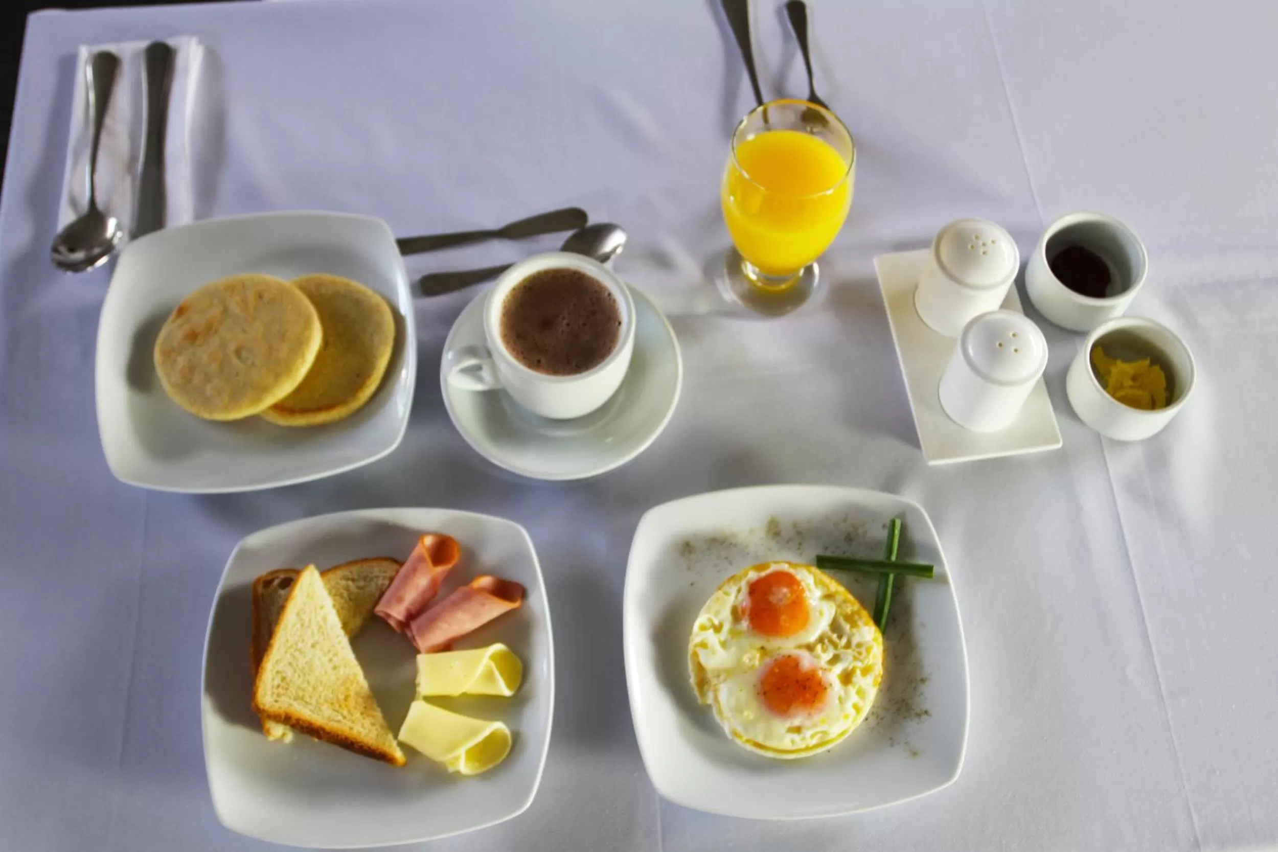 Breakfast in Hotel WLH Silver Bogota - White Lighthouse