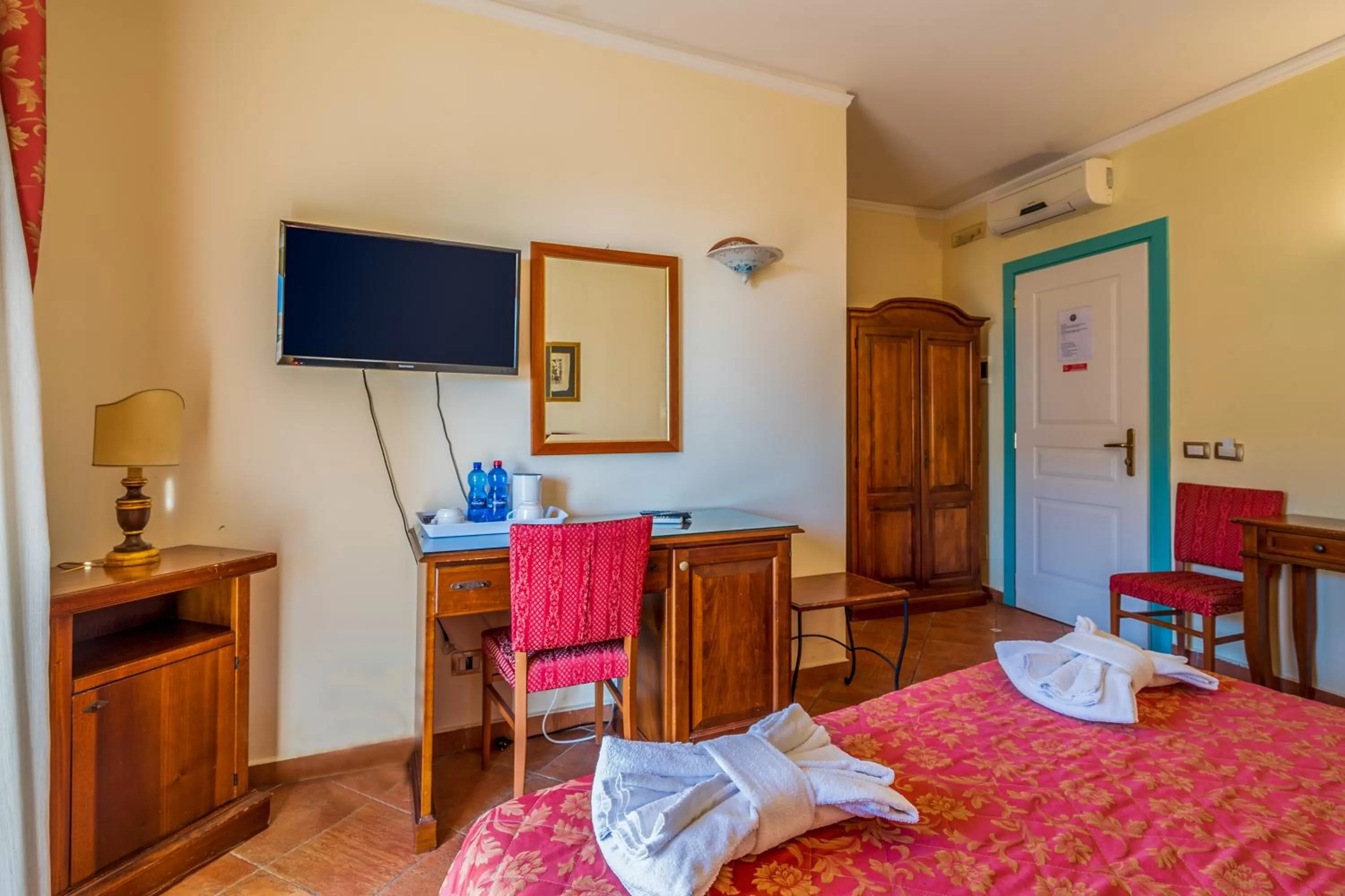 Bed in Hotel Mediterraneo