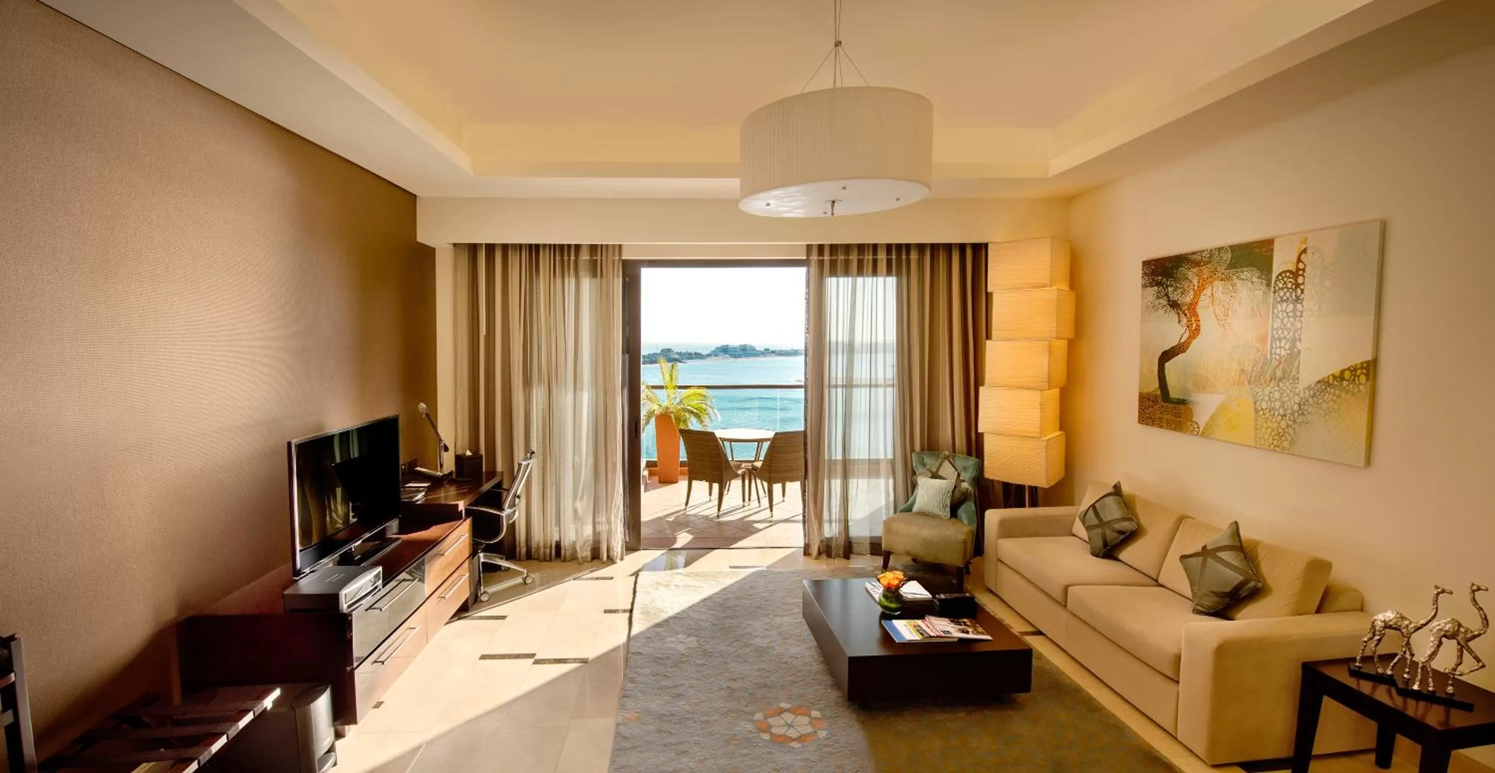 Living room in Fairmont The Palm