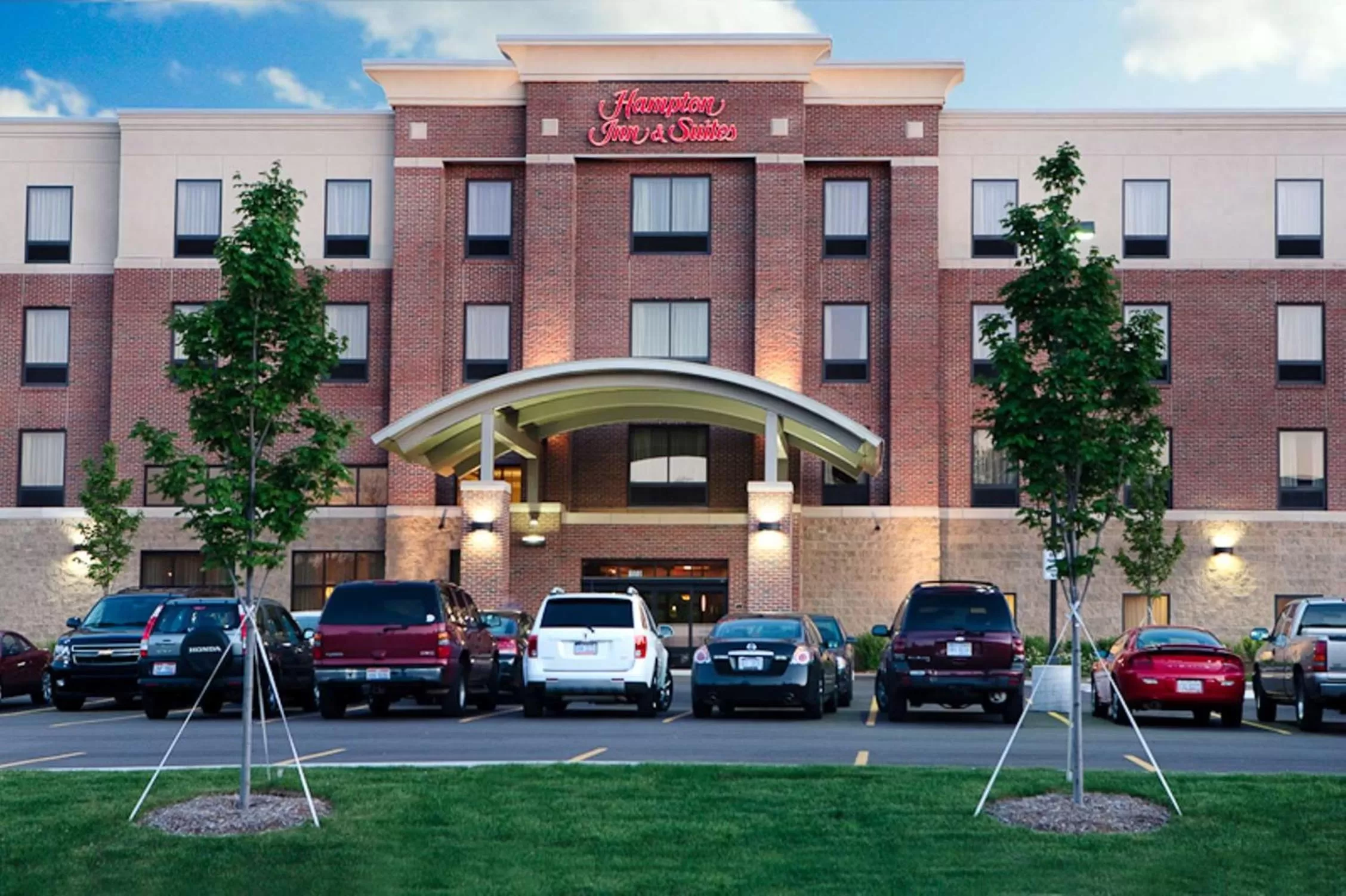Property building in Hampton Inn & Suites Detroit-Canton