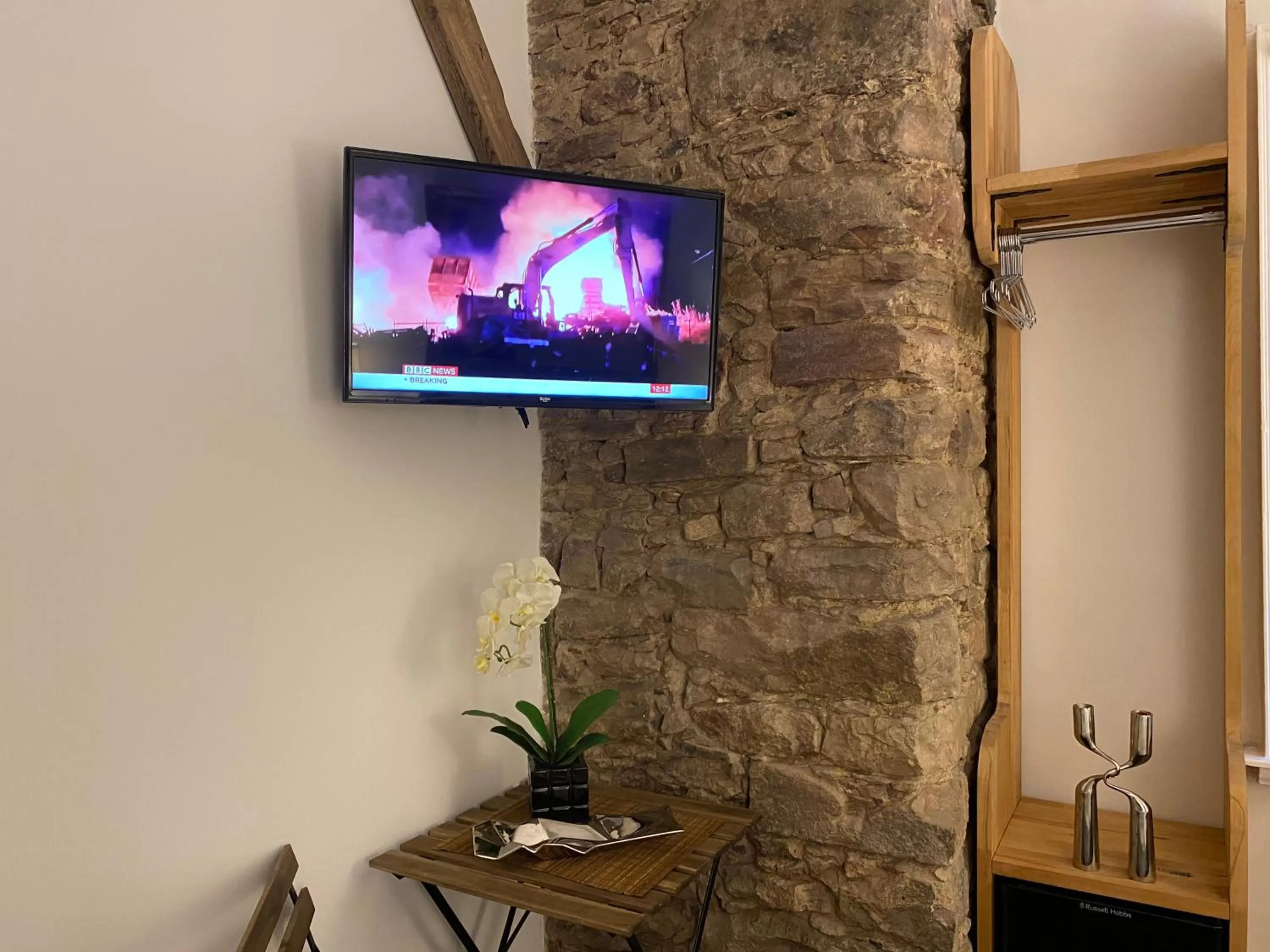 TV and multimedia in Royal Mile Balconies by the Castle