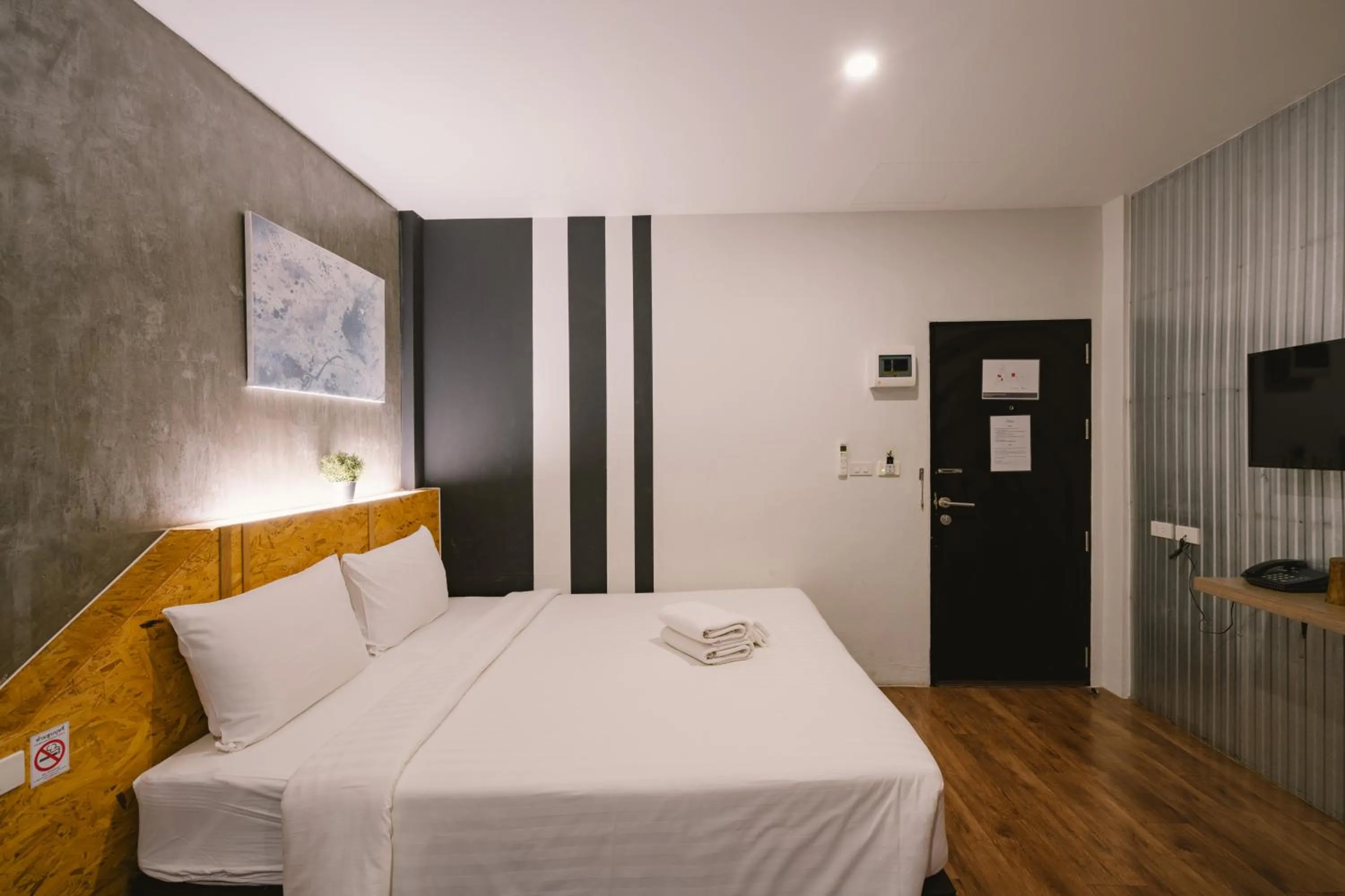 Bed in The Arbern Hotel x Bistro - SHA Extra Plus