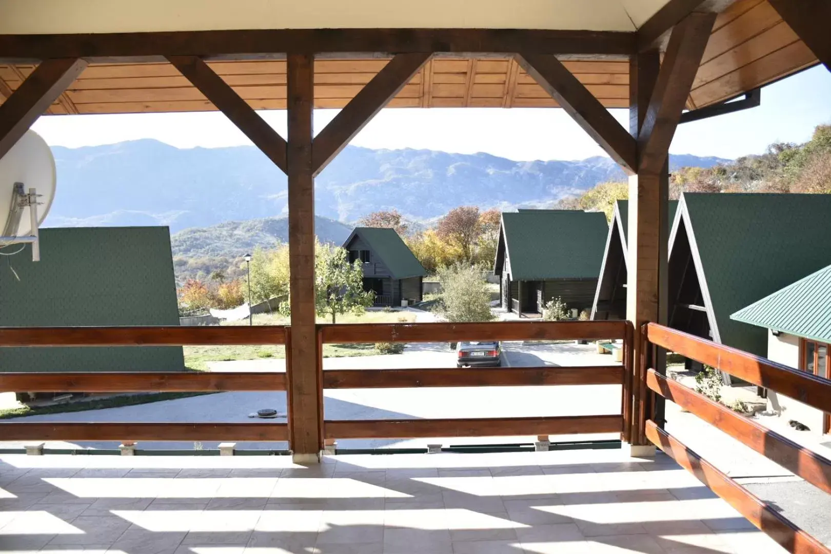 Standard Twin Room - single occupancy in OSTROG Aparthotel KOLIBA-VLASTNIŠTVO MANASTIRA OSTROG Standard Twin Room - single occupancy in OSTROG Aparthotel KOLIBA-VLASTNIŠTVO MANASTIRA OSTROG