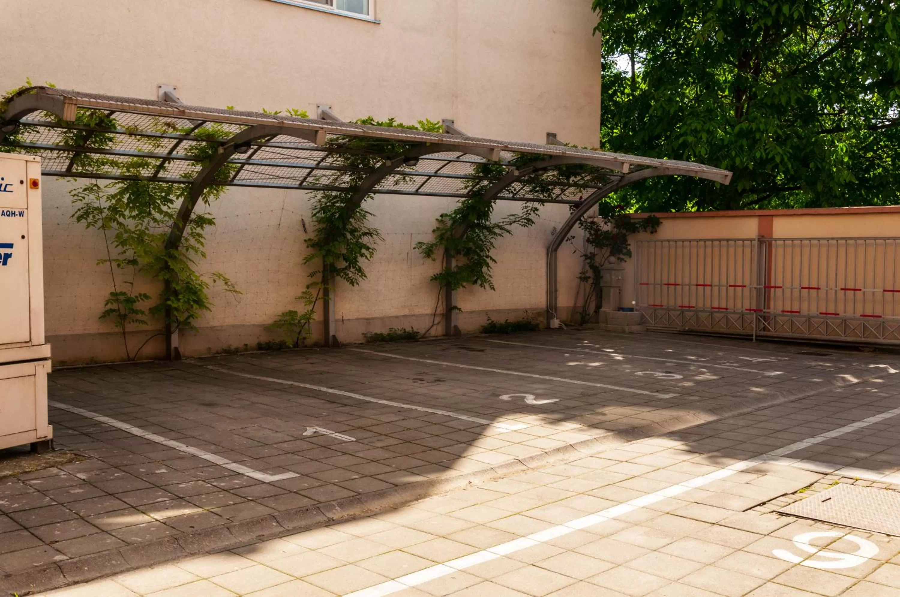 Area and facilities in Garni Hotel Vigor - EV station