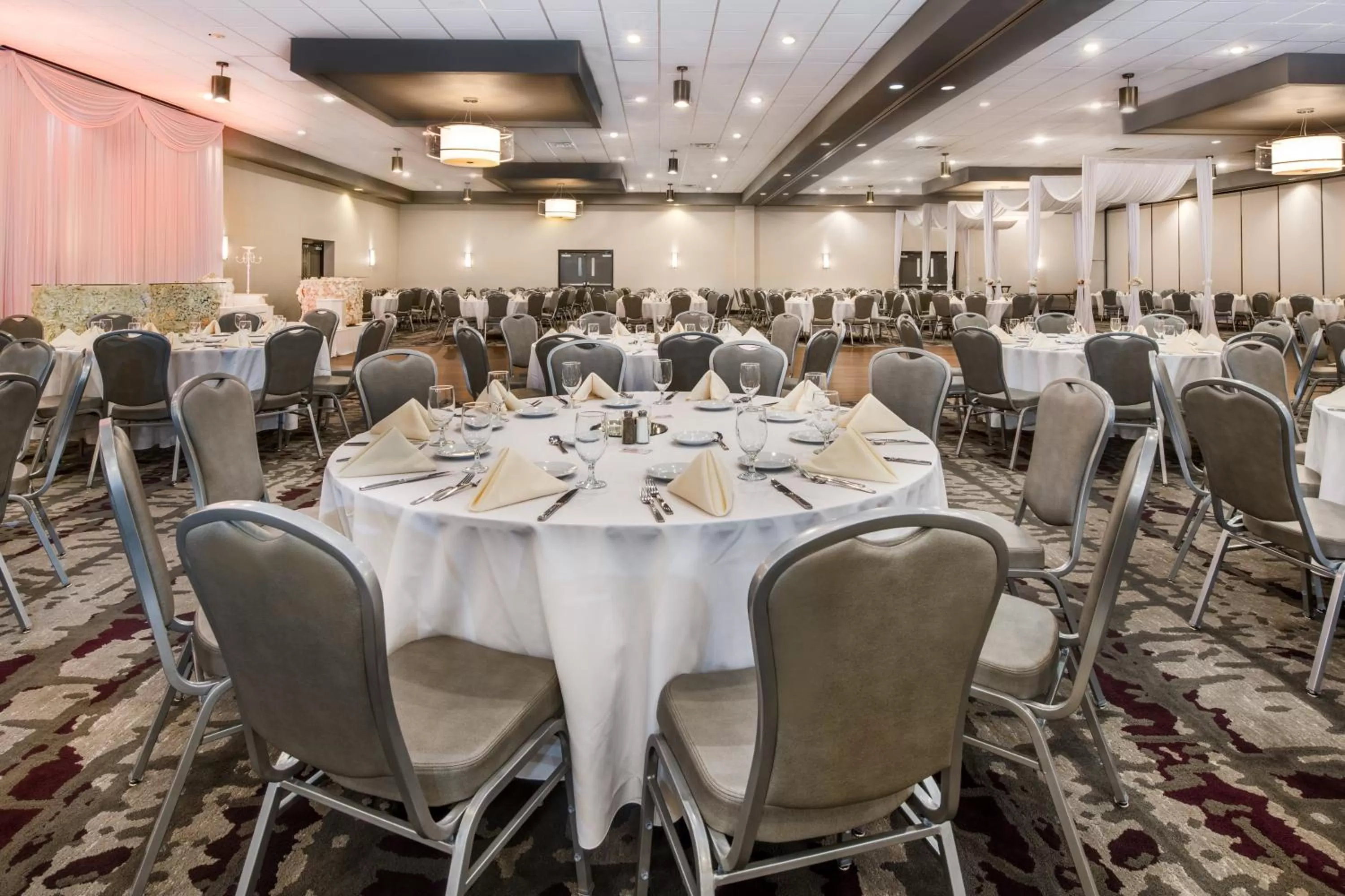 Banquet/Function facilities in Crowne Plaza Milwaukee Airport by IHG