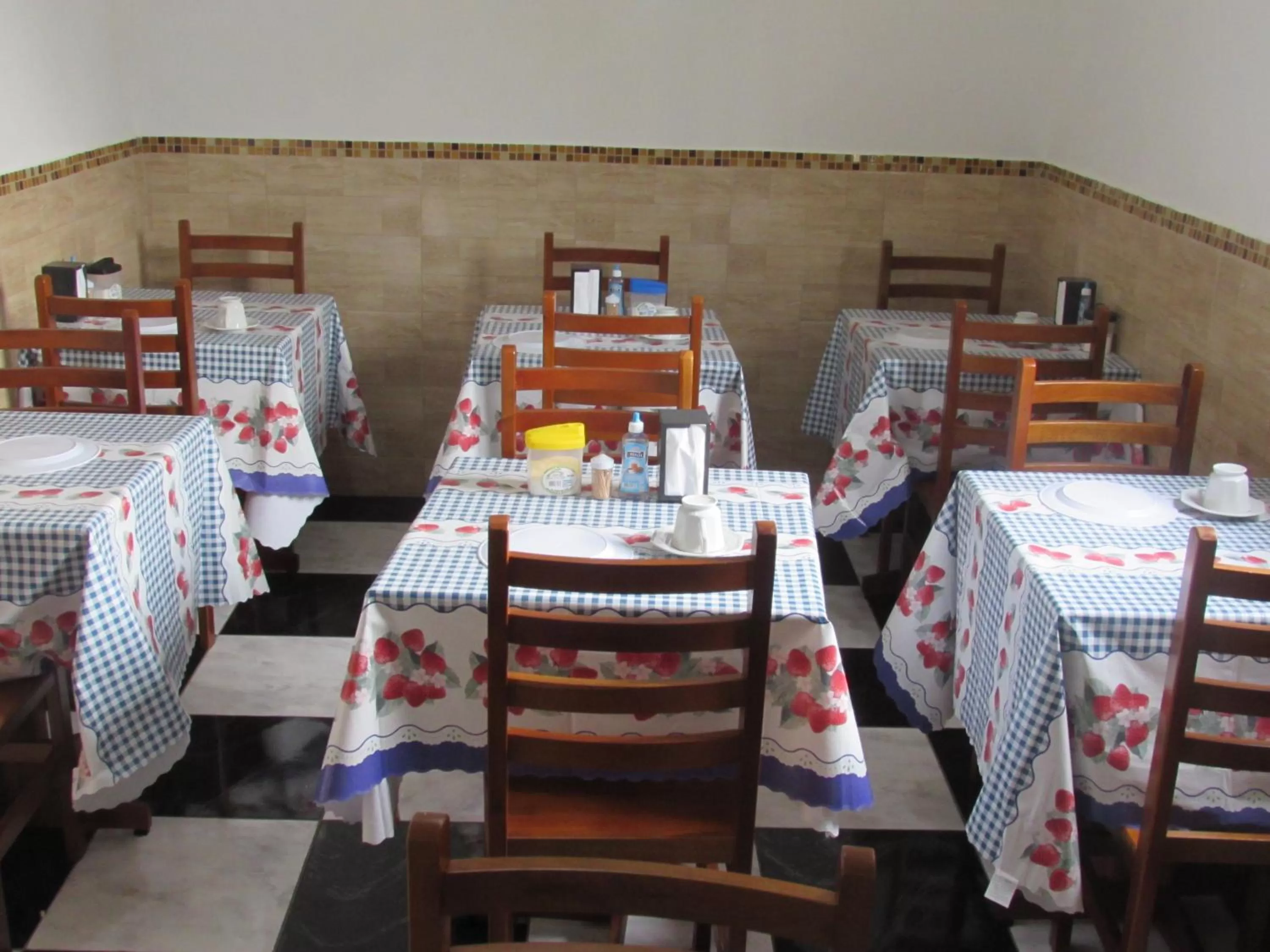 Restaurant/Places to Eat in Hotel Plaza Olido