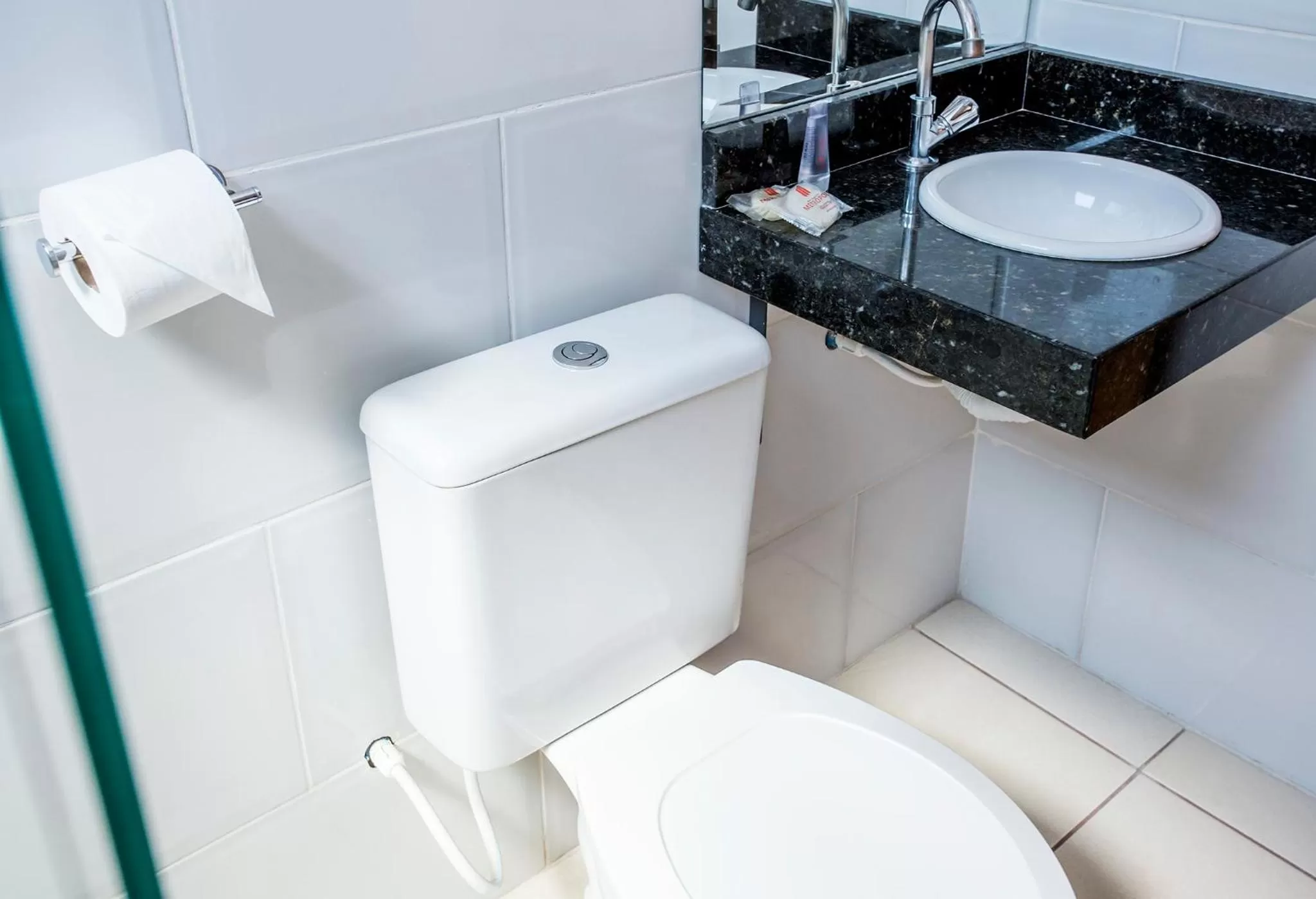 Bathroom in Hotel Metrópole Paulínia