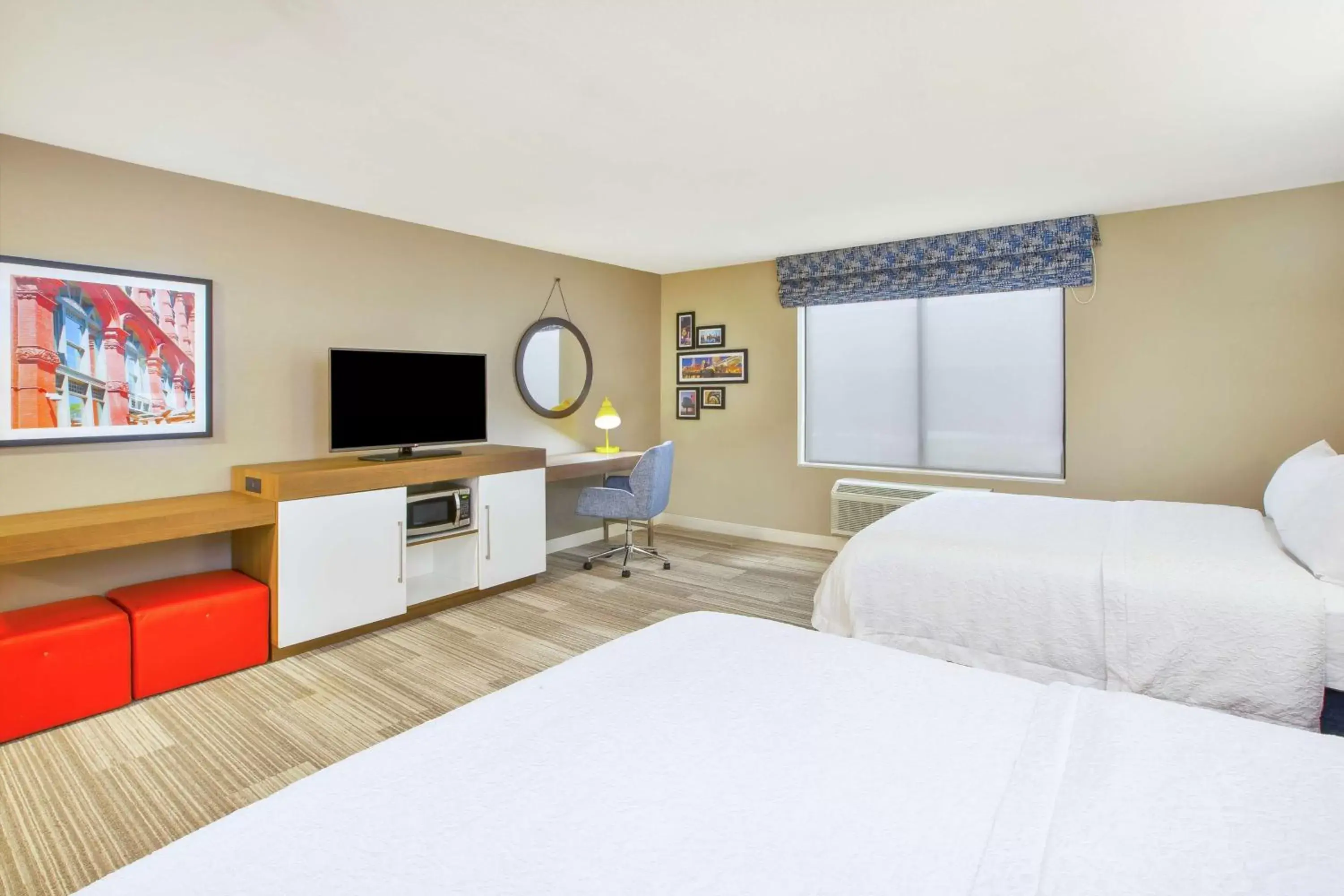 Queen Room with Two Queen Beds - Mobility Access/Non-Smoking in Hampton Inn & Suites Oakwood Village-Cleveland Queen Room with Two Queen Beds - Mobility Access/Non-Smoking in Hampton Inn & Suites Oakwood Village-Cleveland