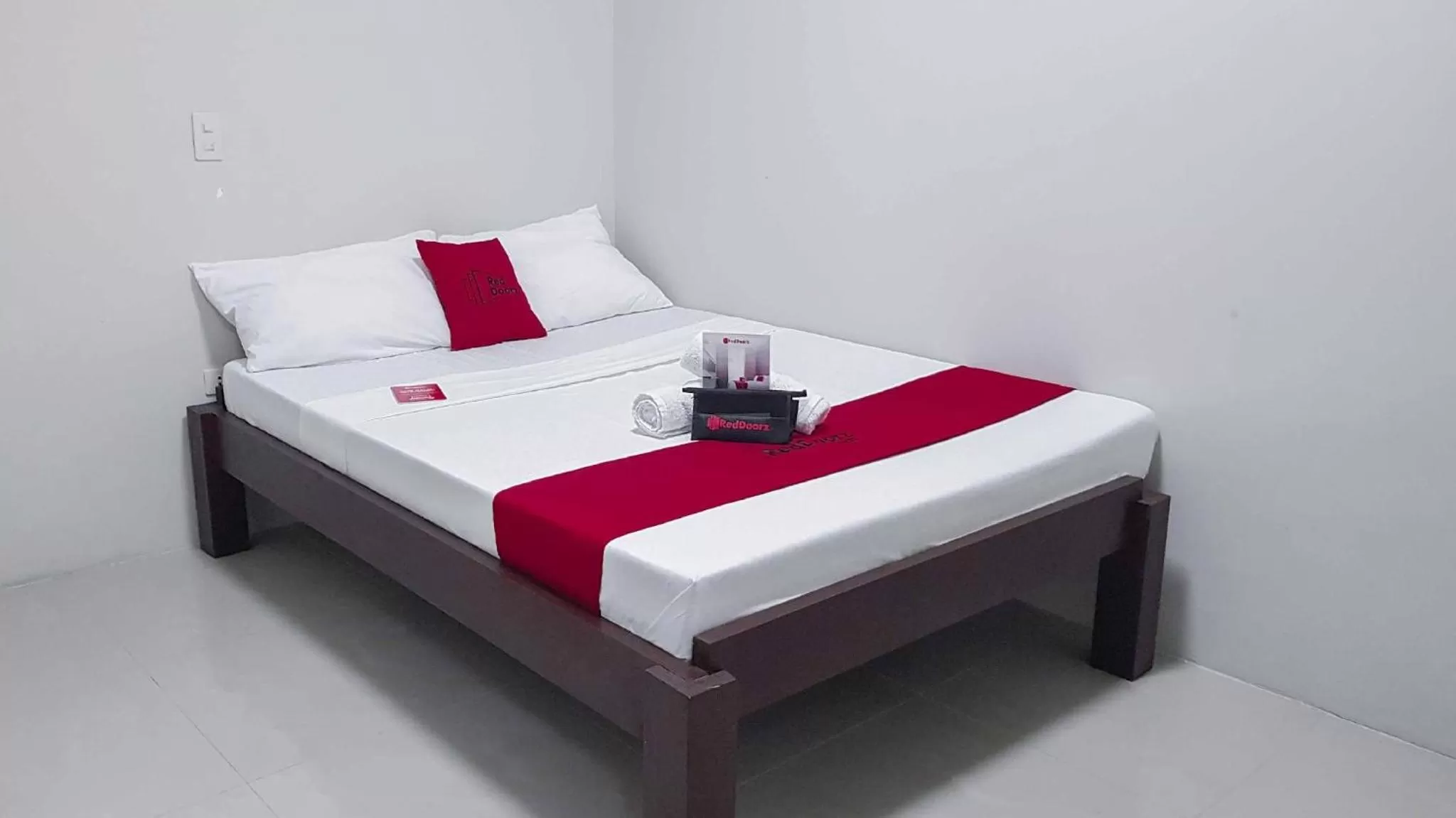 Bed in RedDoorz @ VP Inting Street