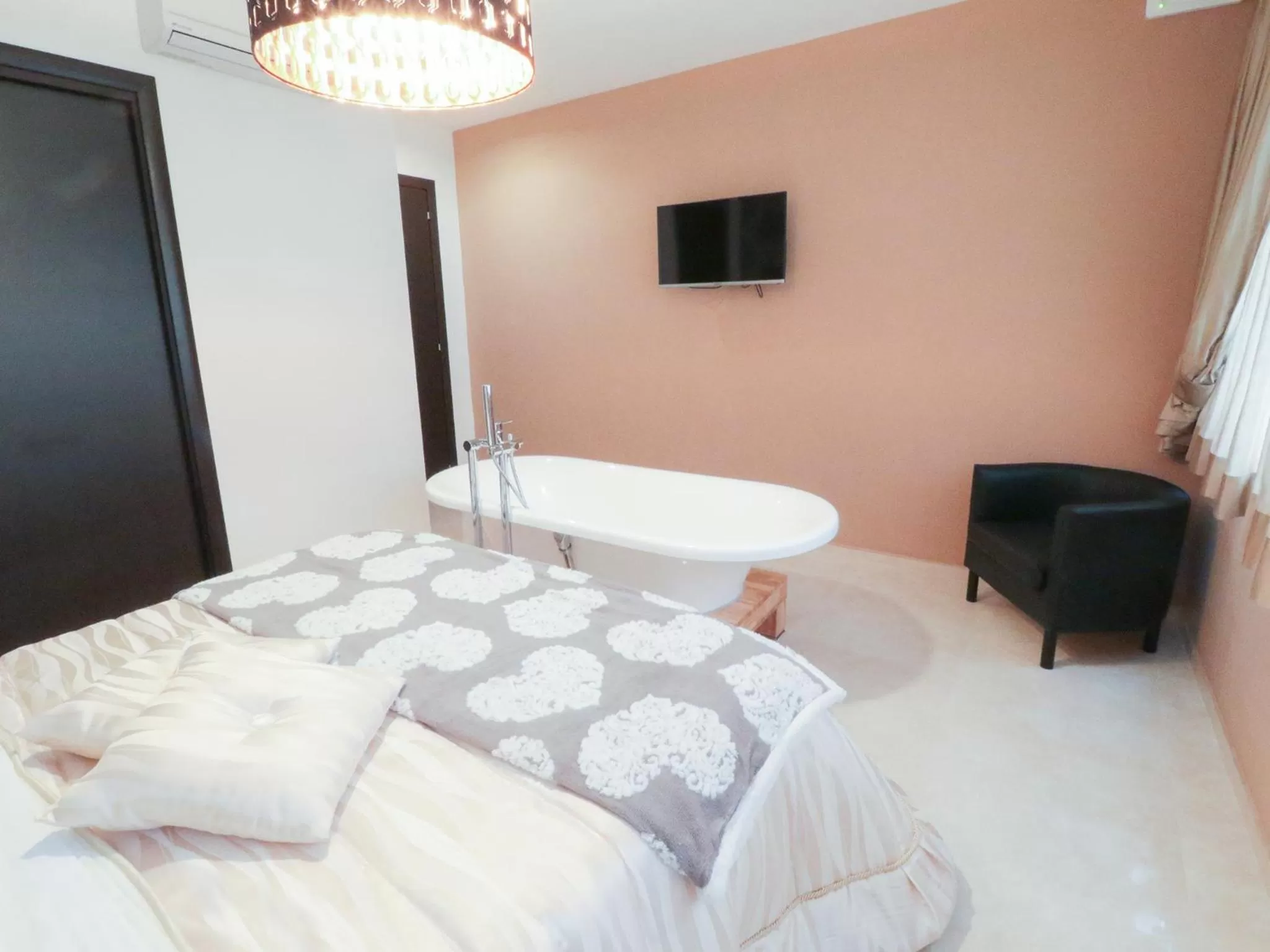 Shower, Bed in Terrazza Partenopea