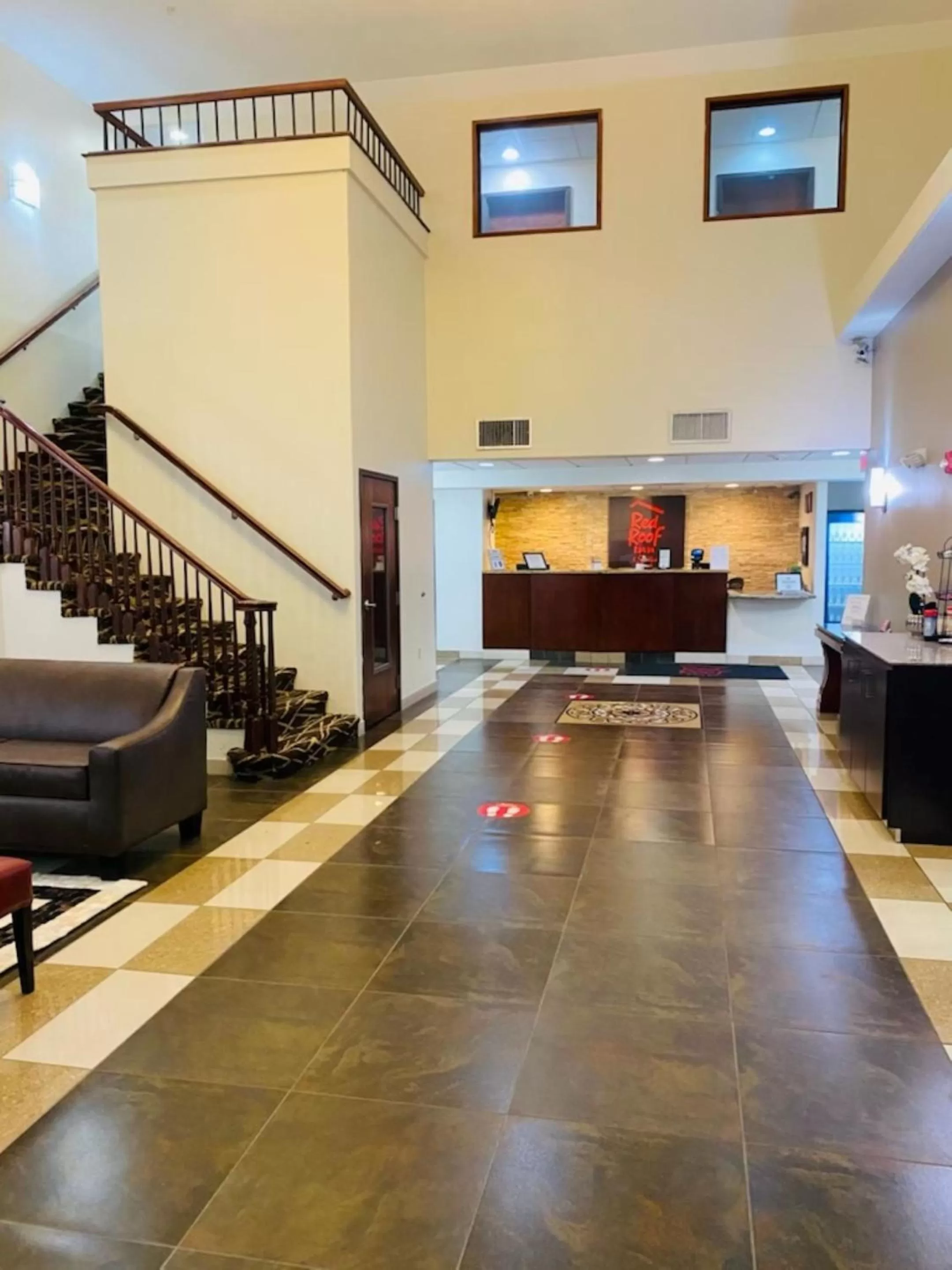 Lobby or reception in Red Roof Inn & Suites Detroit - Melvindale/Dearborn