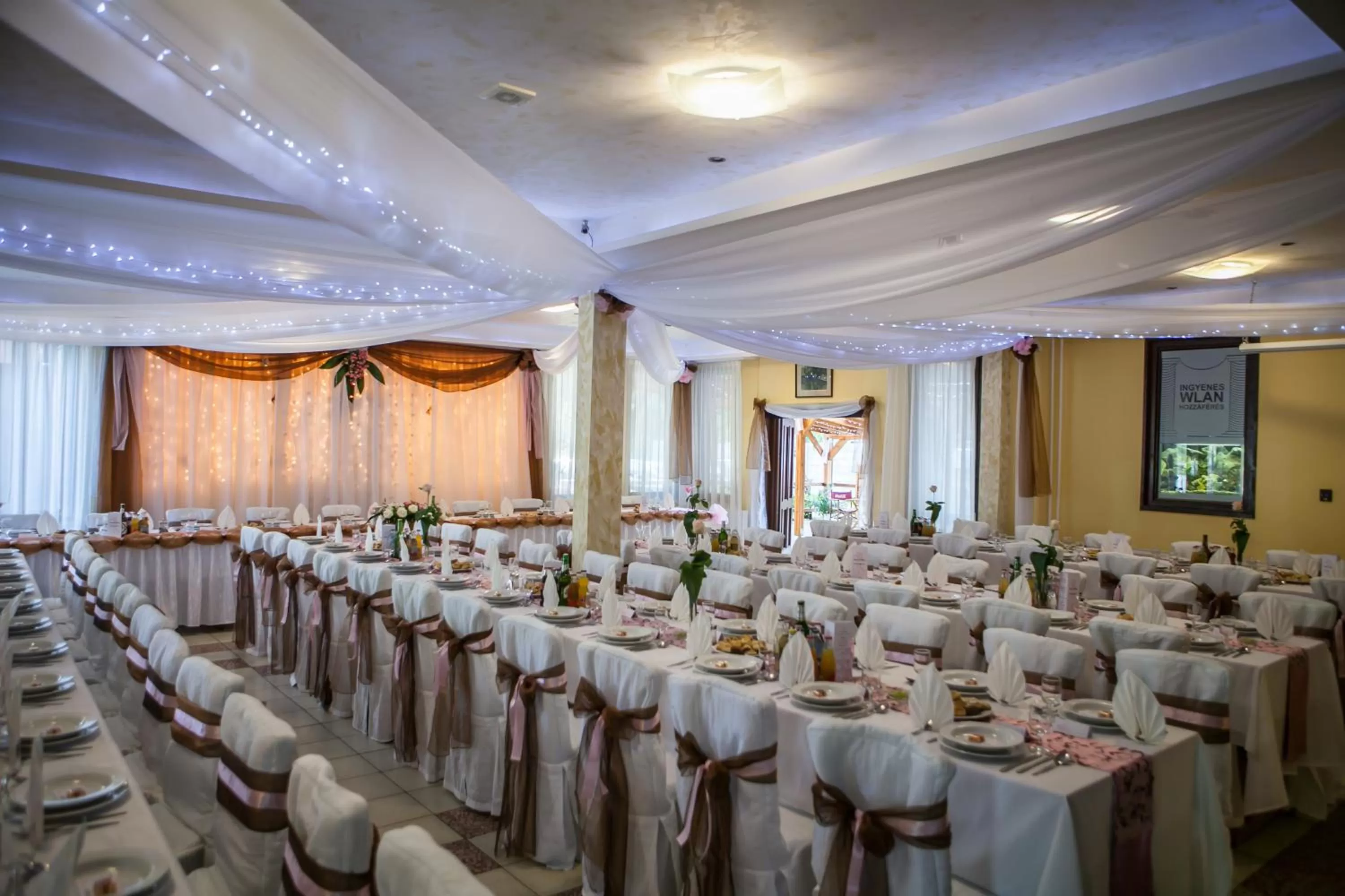 Restaurant/places to eat, Banquet Facilities in Sztár Motel Étterem