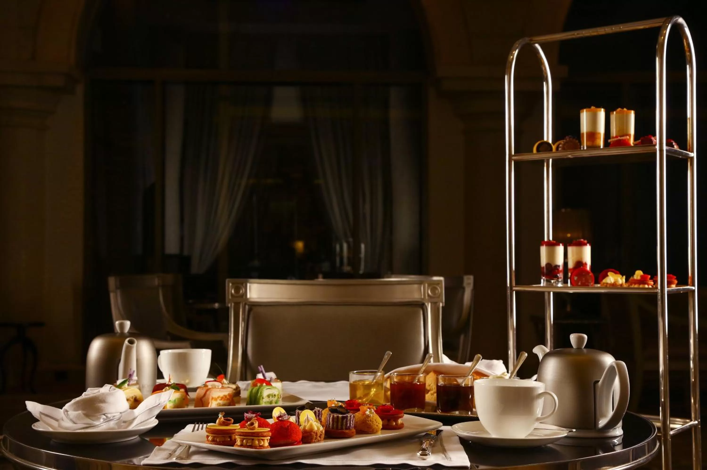 Restaurant/places to eat in InterContinental Phoenicia Beirut by IHG