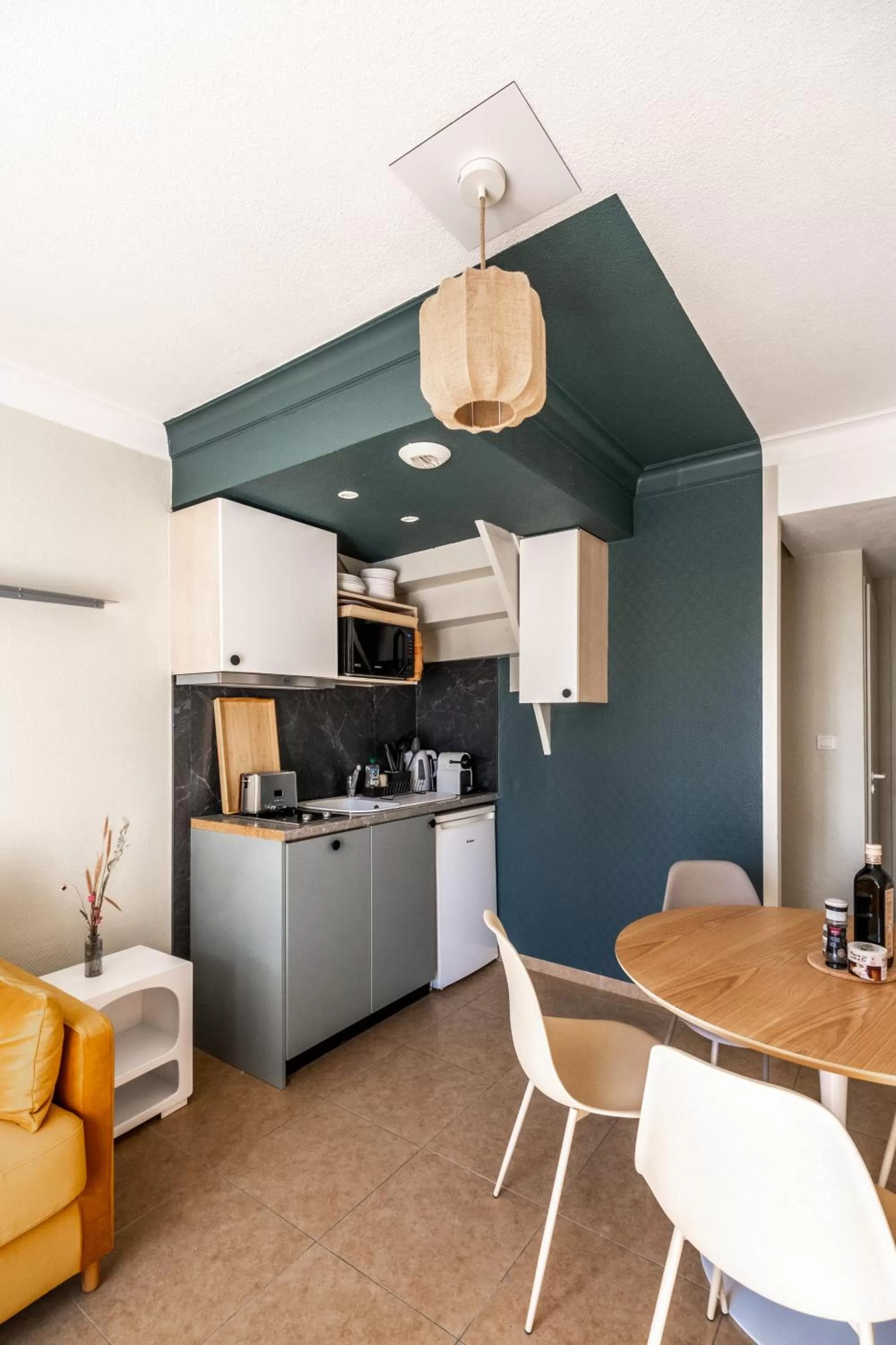 Kitchen/Kitchenette in Résidence Chateau d'Acotz - Avec piscine à 600m des plages à Saint-Jean-de-Luz