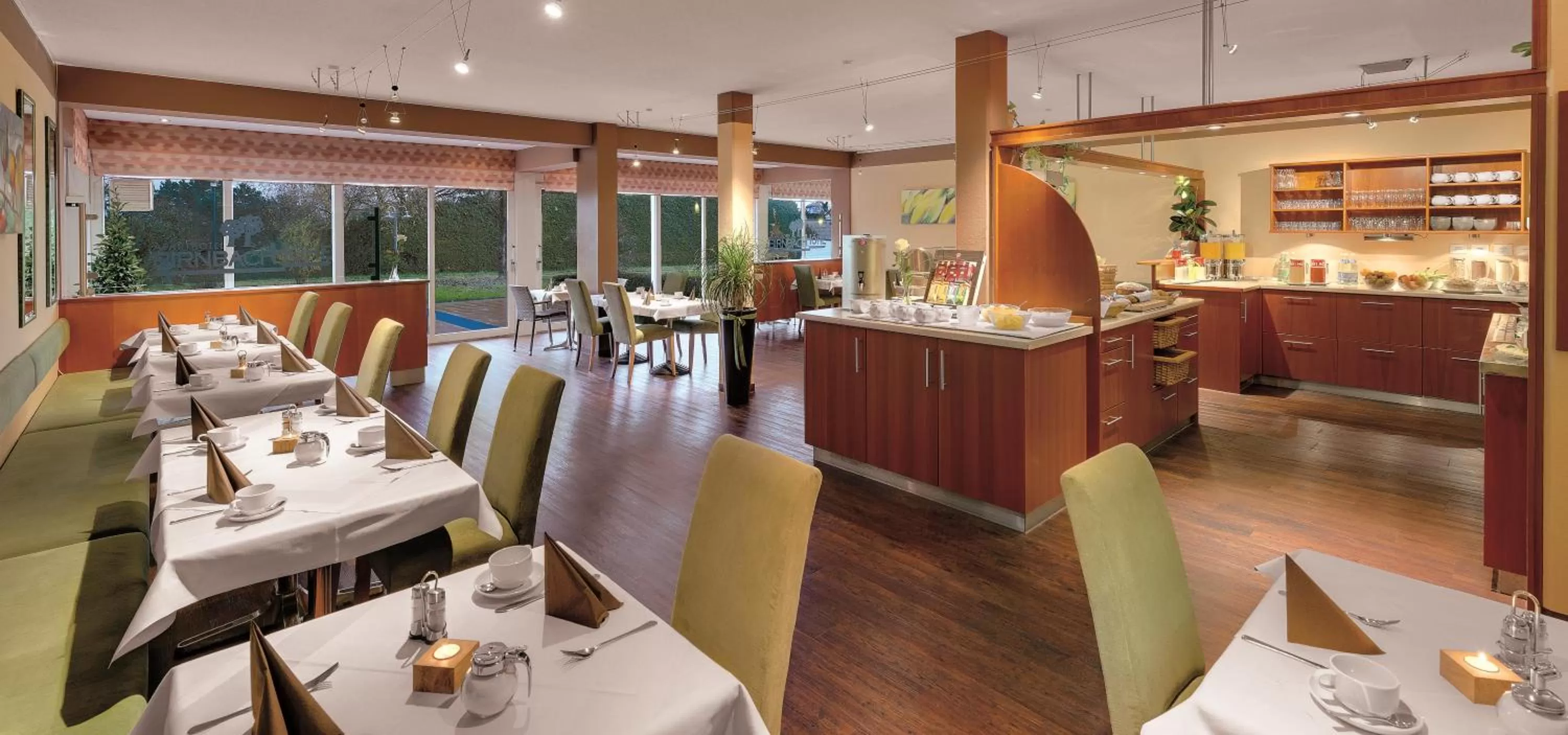 Dining area in Best Western Aparthotel Birnbachhöhe