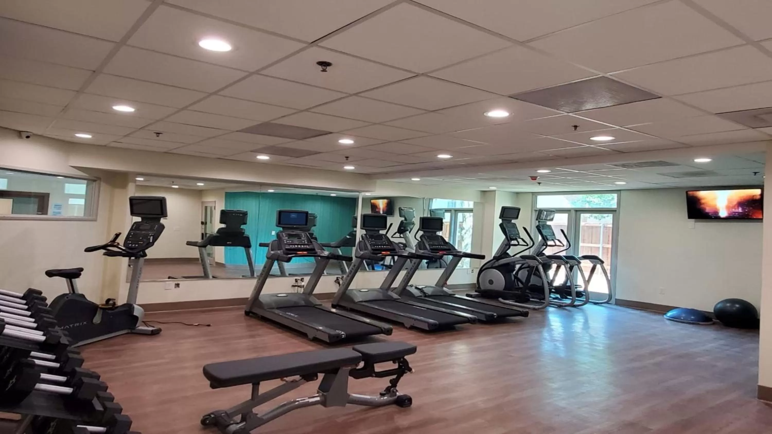 Fitness centre/facilities in Holiday Inn Express & Suites Arlington North – Stadium Area by IHG