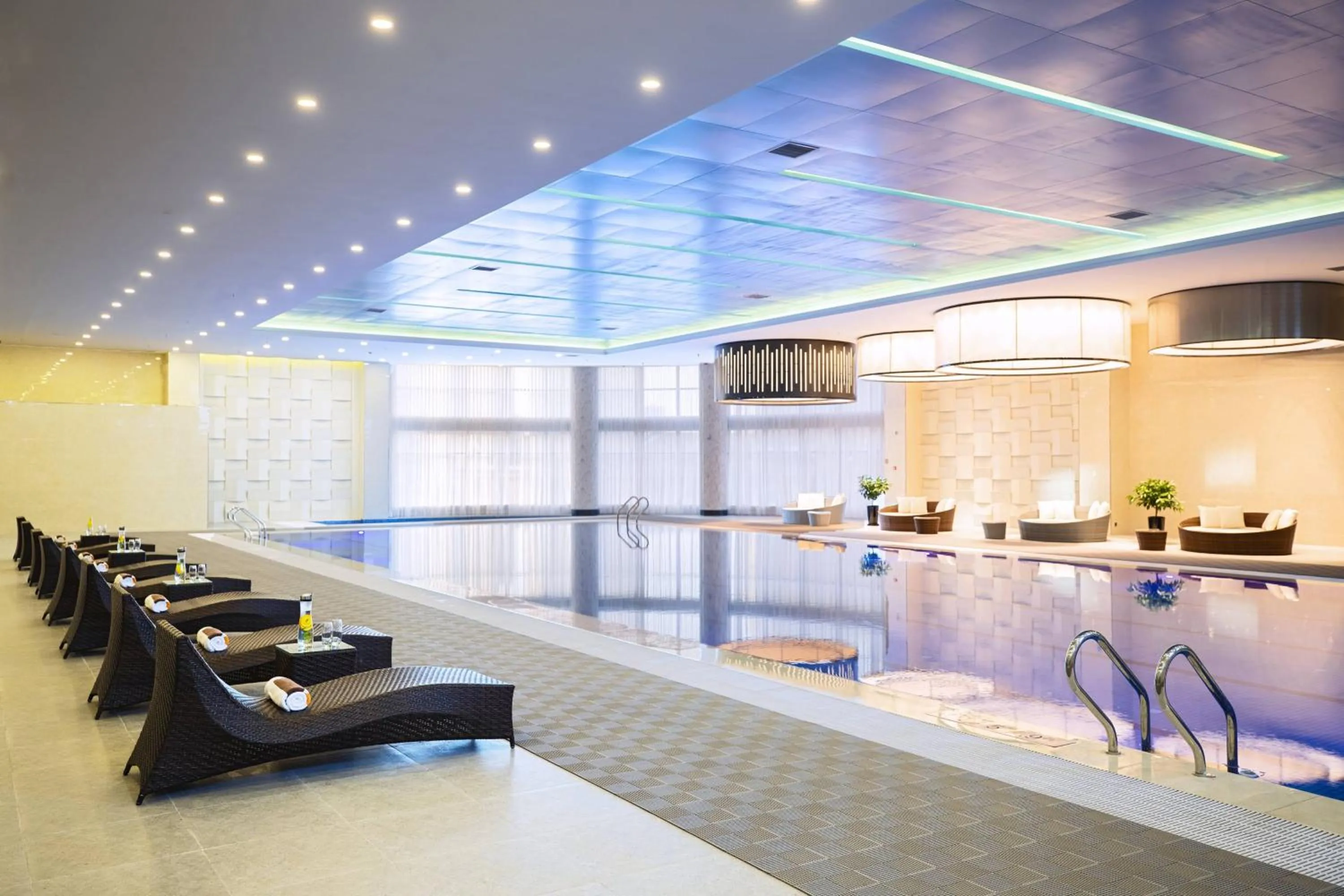 Swimming pool in Renaissance Shenyang West Hotel