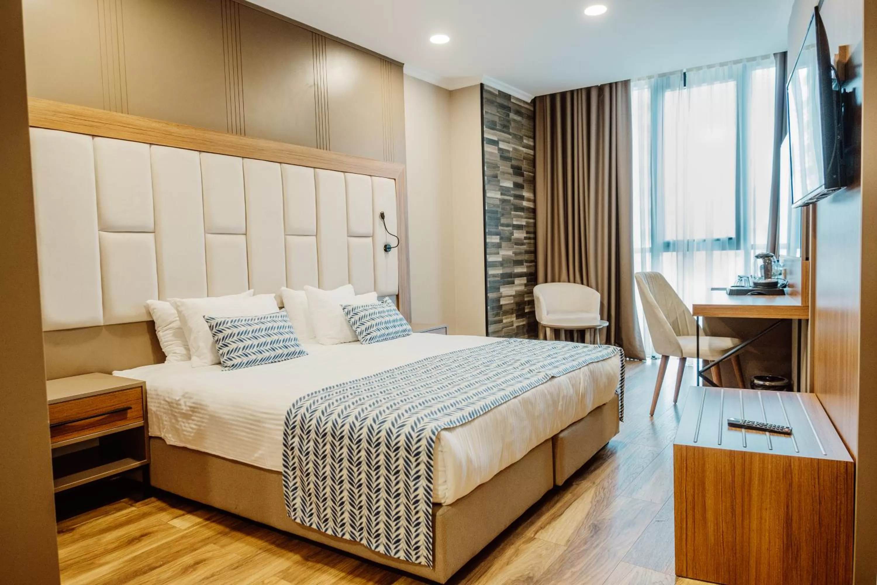 Photo of the whole room, Bed in King Solomon Batumi Hotel