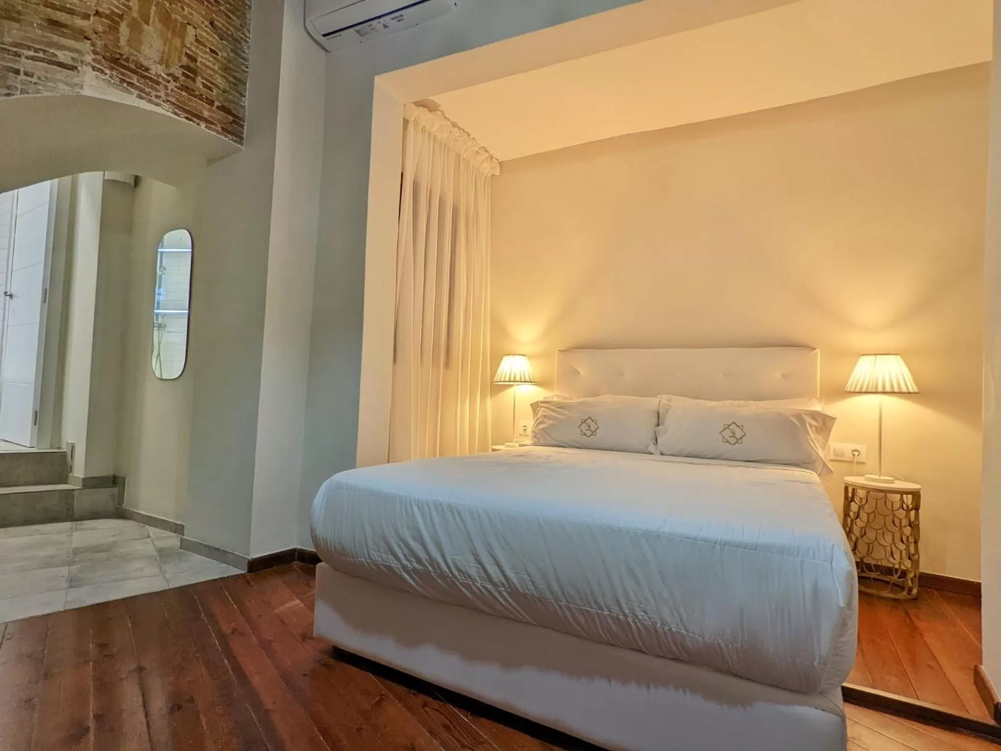 Decorative detail, Bed in Catalina Suites