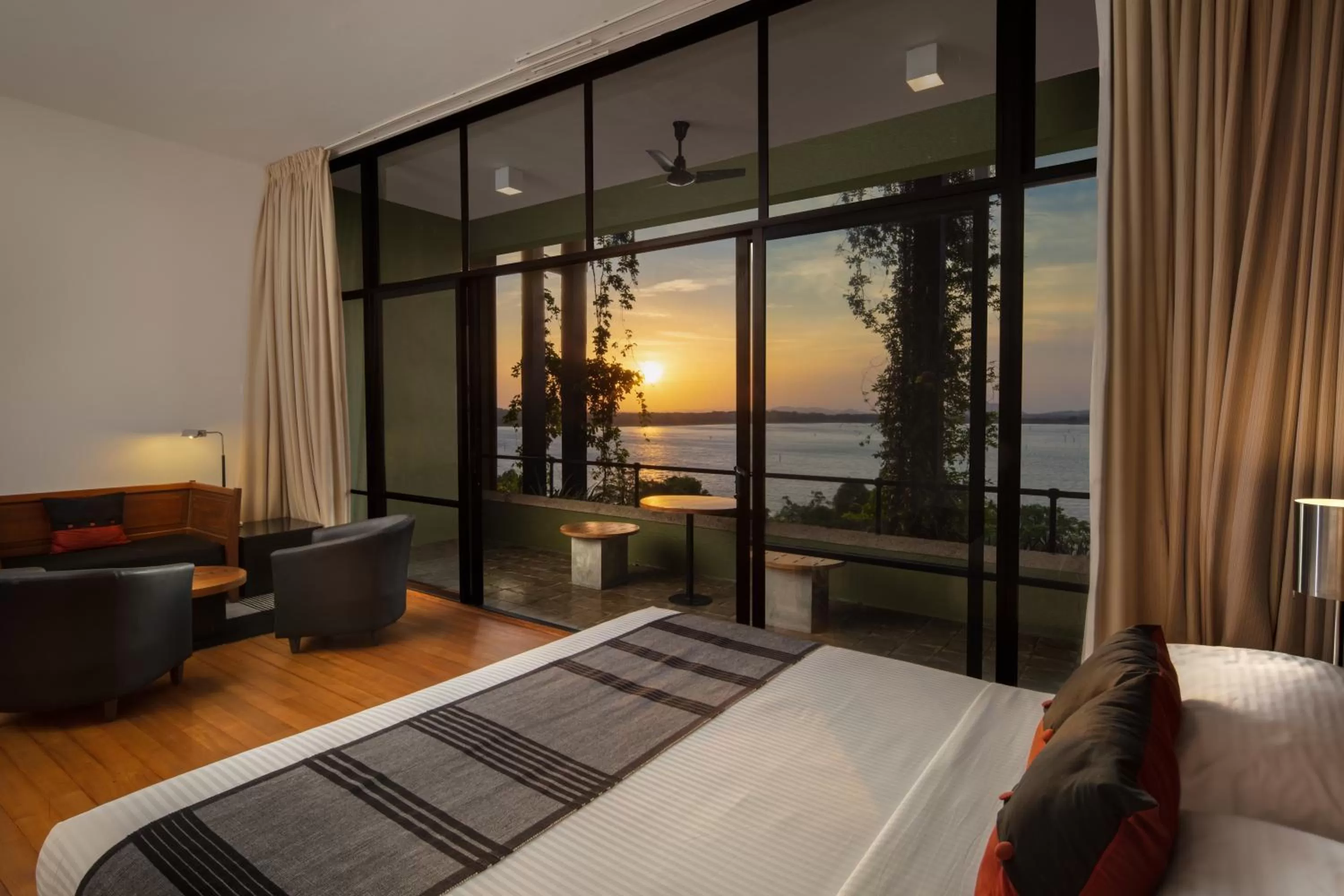 Luxury Panoramic Twin Room - single occupancy in Heritance Kandalama