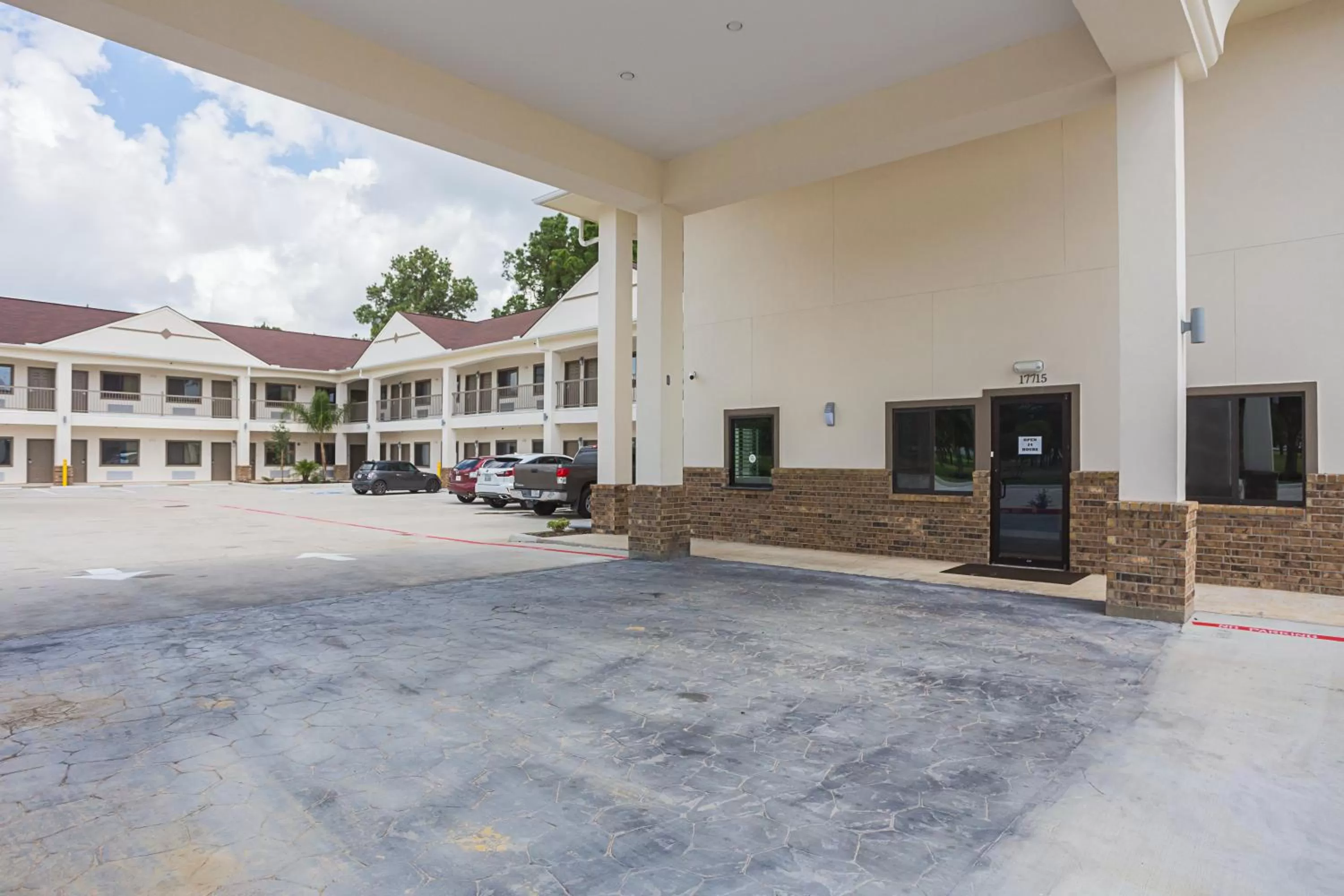 Facade/entrance in Home Place Inn Spring I-45 North and 1960