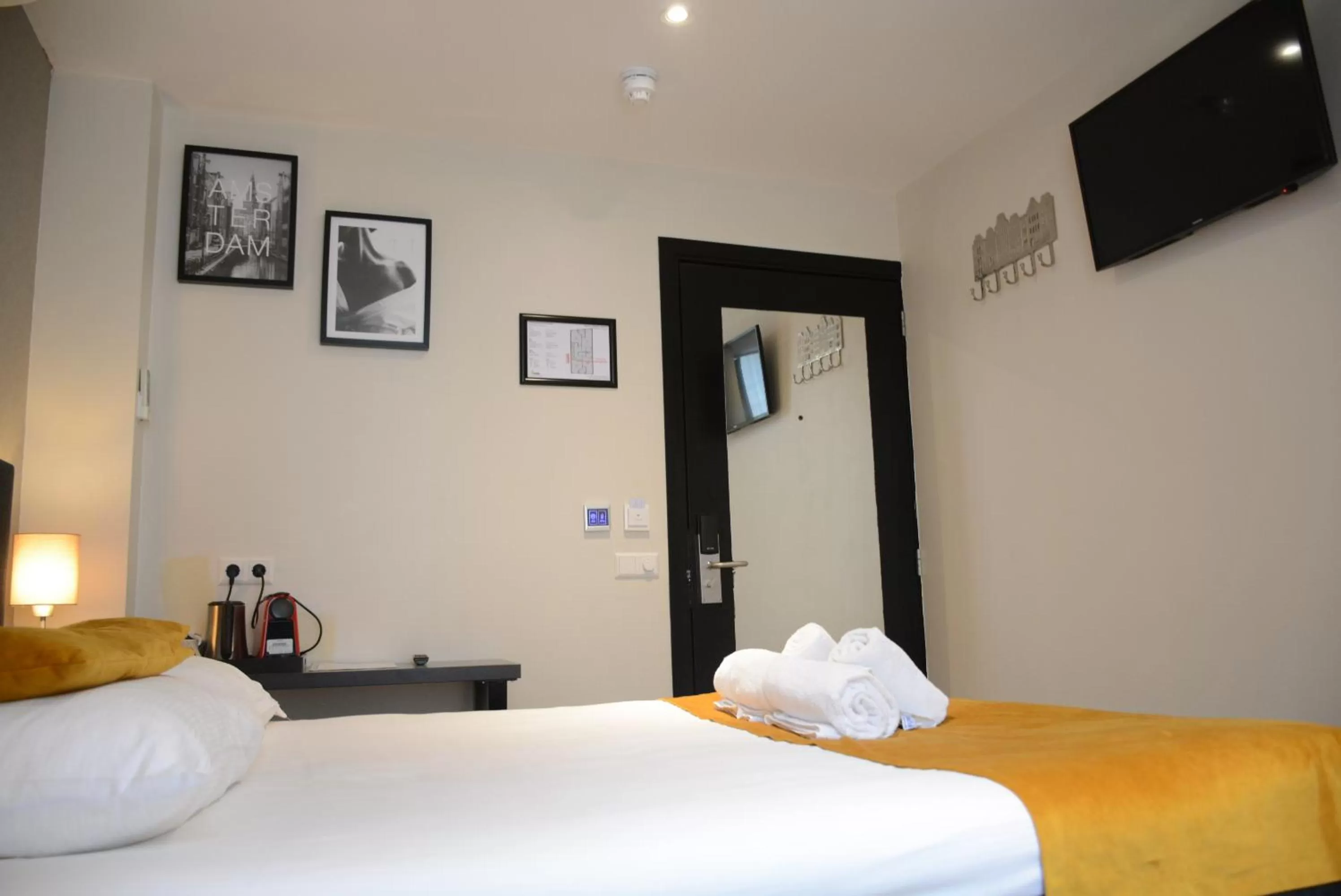 Bed in NL Hotel District Leidseplein