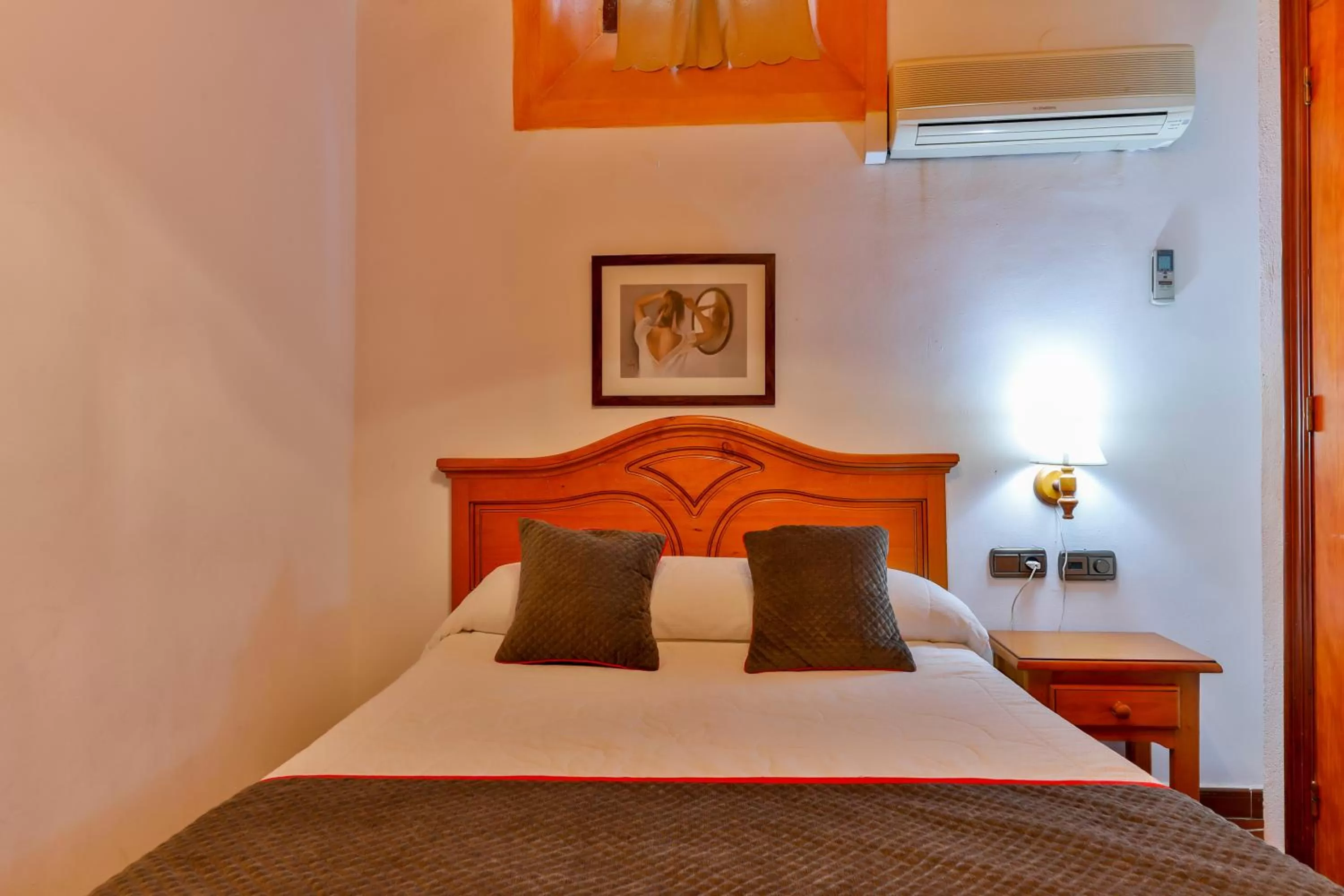 Bedroom, Bed in Hotel Las Palmeras by Vivere Stays