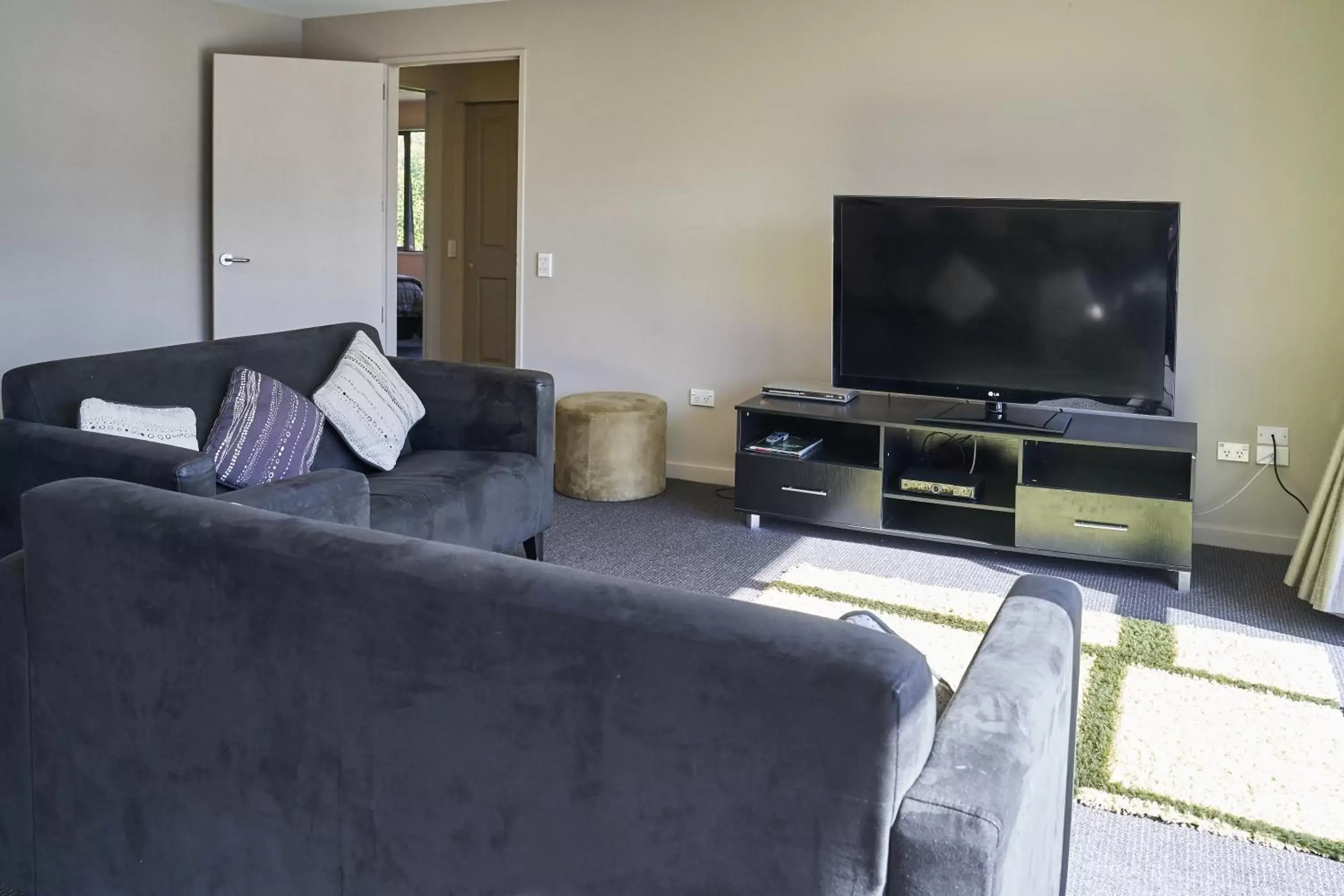 Azena Suites & Apartment Azena Suites & Apartment