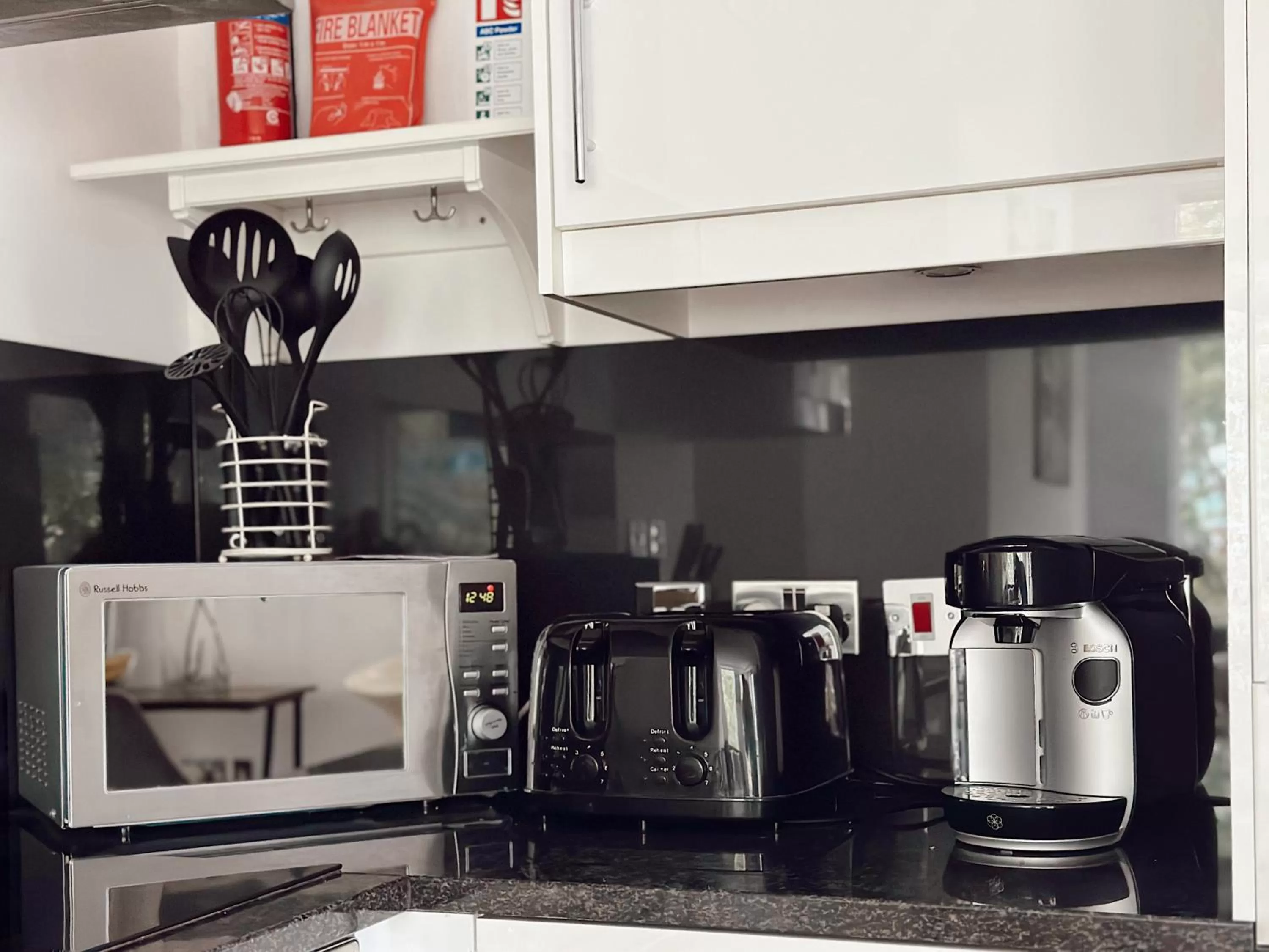 Coffee/tea facilities in Canary Wharf - Luxury Apartments