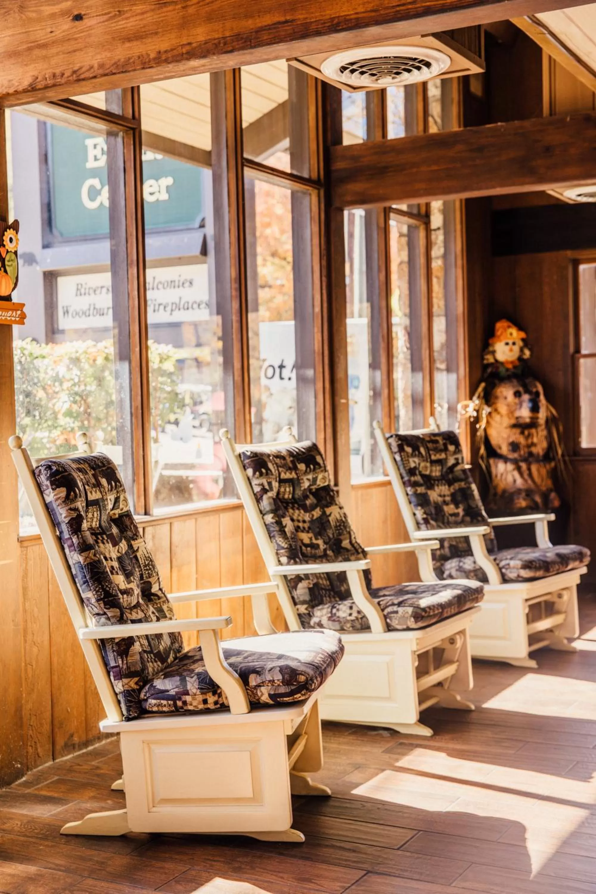 Lobby or reception in Brookside Lodge