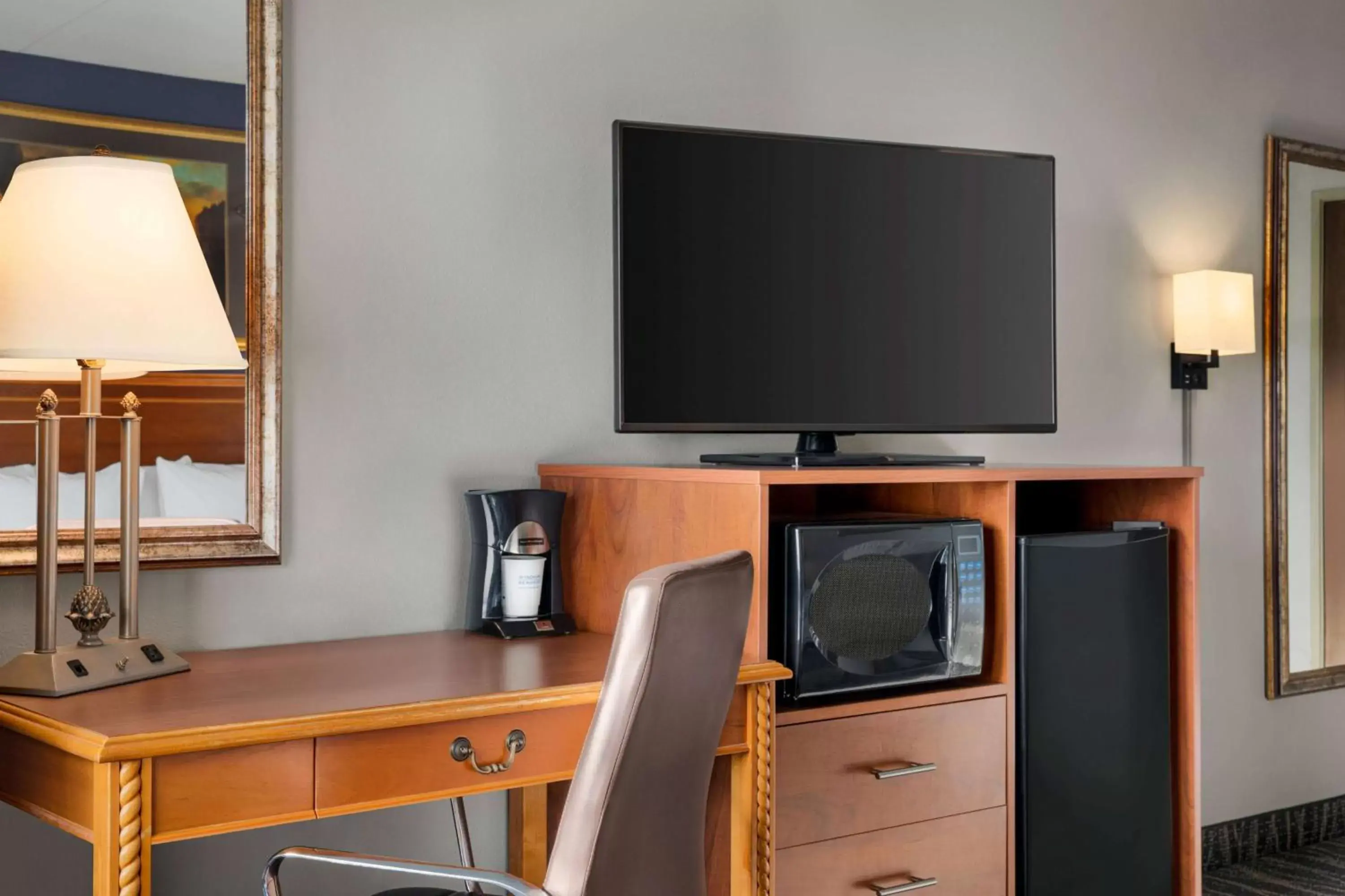 Deluxe King Room - Non-Smoking in AmericInn by Wyndham Laramie Near University of Wyoming Deluxe King Room - Non-Smoking in AmericInn by Wyndham Laramie Near University of Wyoming