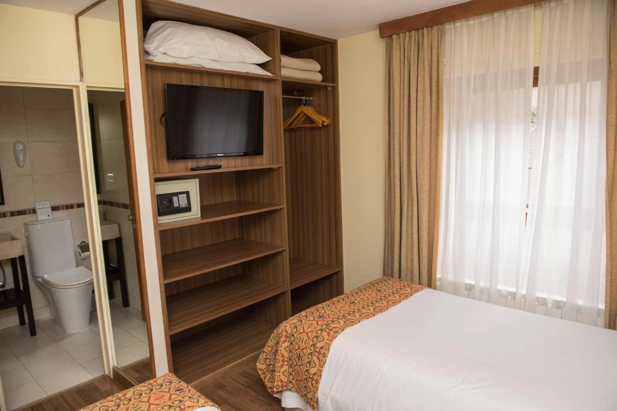 TV and multimedia, Bed in Del Bosque Apart Hotel