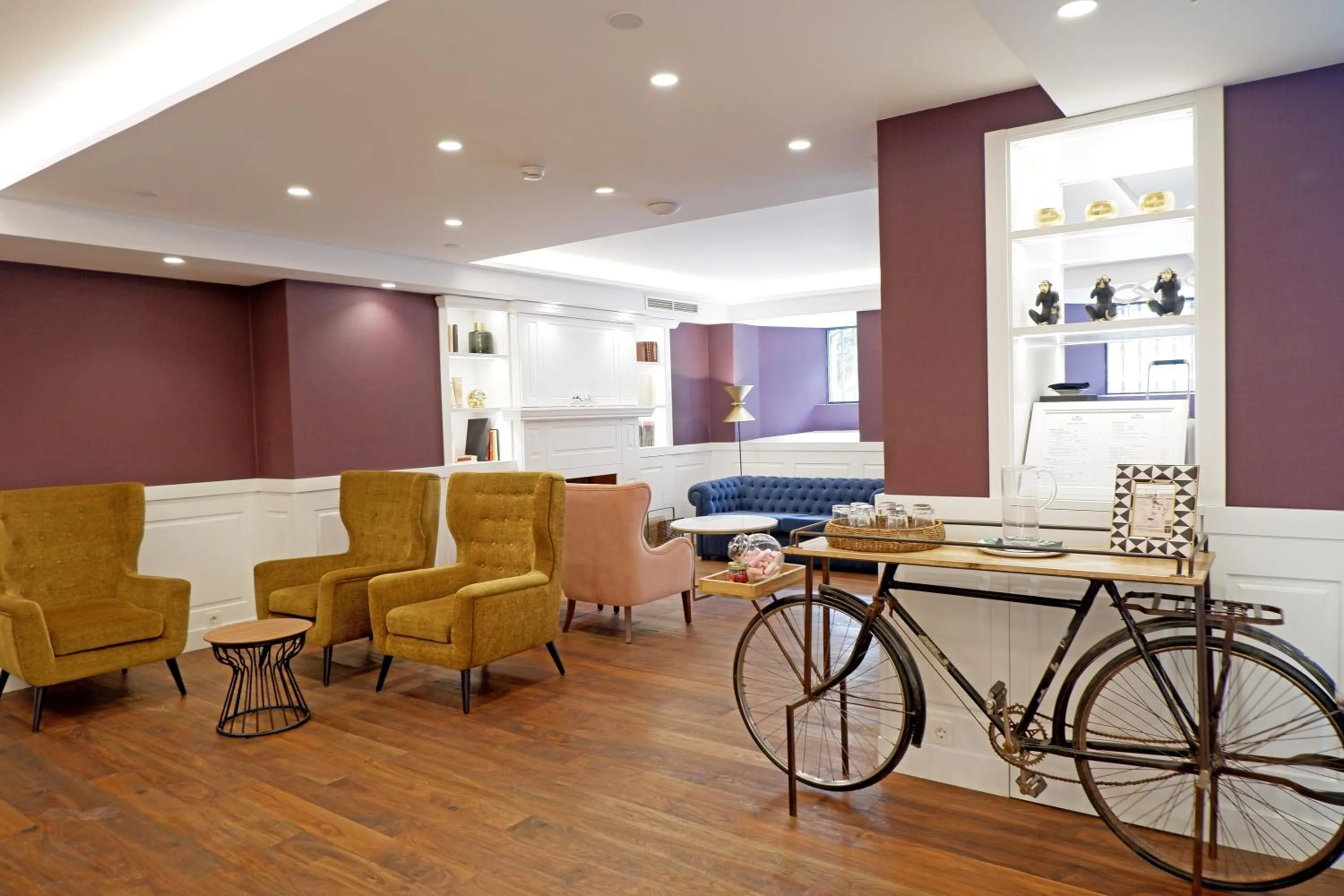 Library in Hotel Colón Plaza