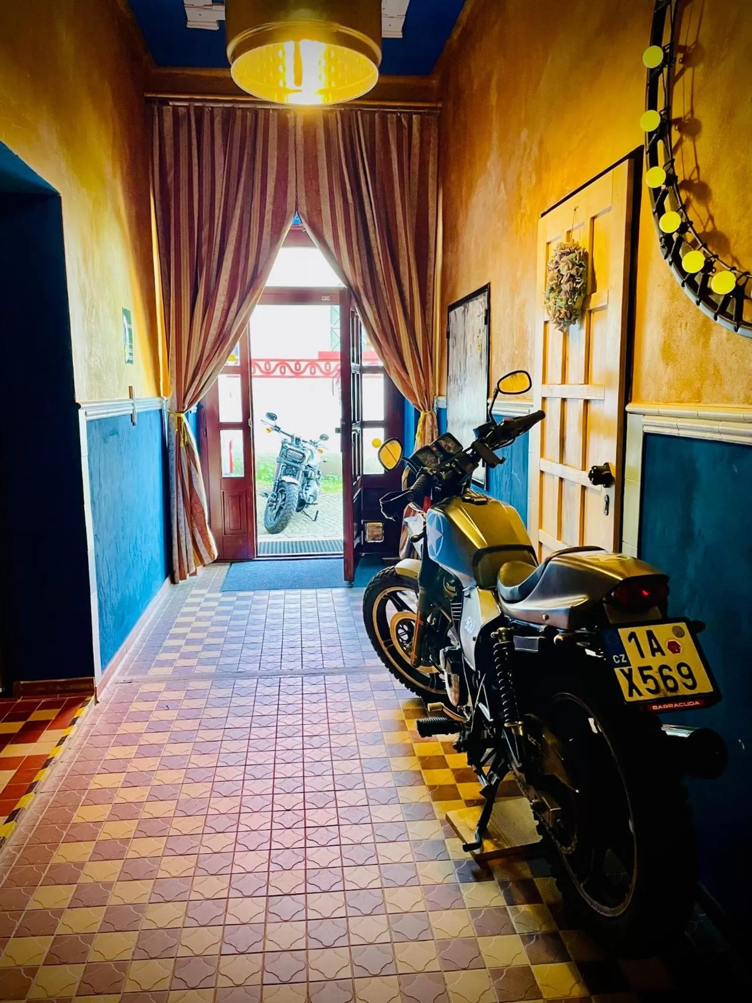 HARABURDI® Recyclart Hotel